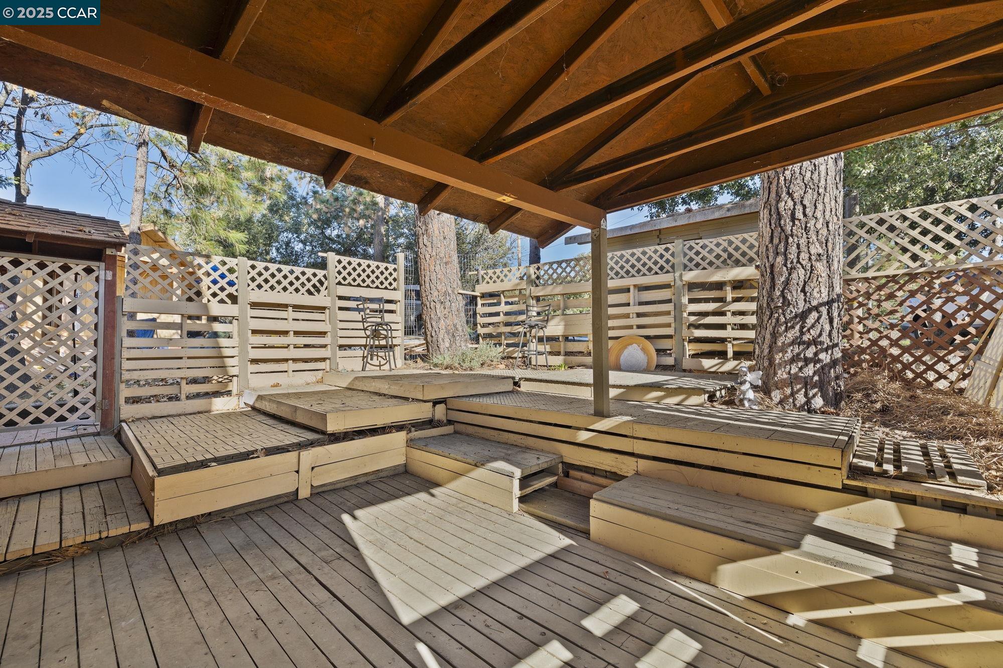 Detail Gallery Image 14 of 22 For 18957 Stag Circle, Tuolumne,  CA 95579-979 - 3 Beds | 3 Baths