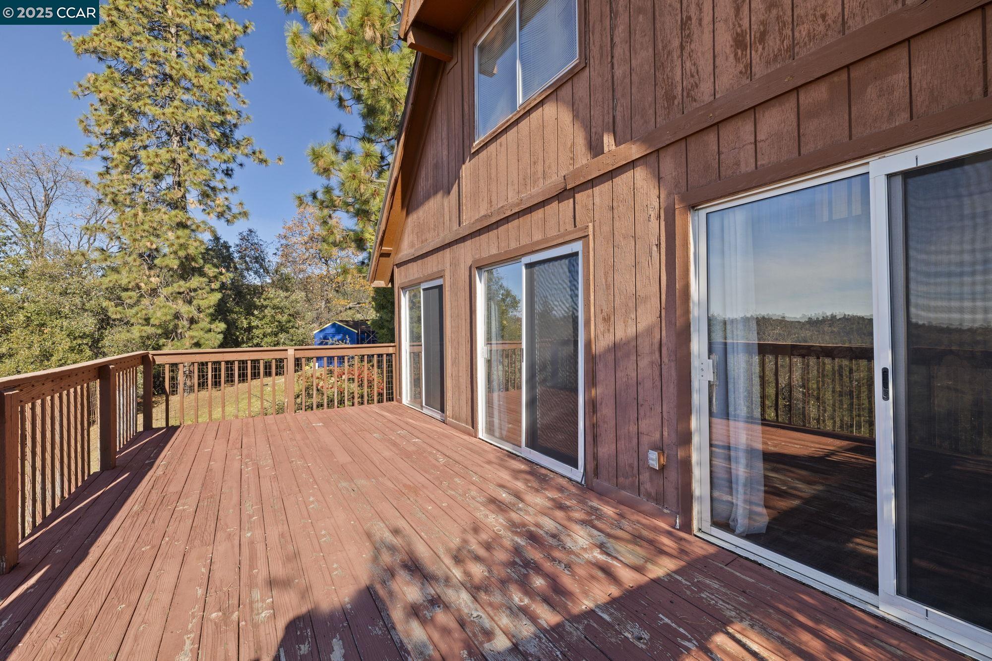 Detail Gallery Image 17 of 22 For 18957 Stag Circle, Tuolumne,  CA 95579-979 - 3 Beds | 3 Baths