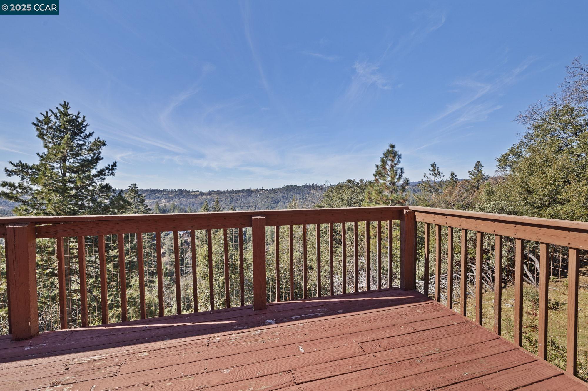 Detail Gallery Image 19 of 22 For 18957 Stag Circle, Tuolumne,  CA 95579-979 - 3 Beds | 3 Baths