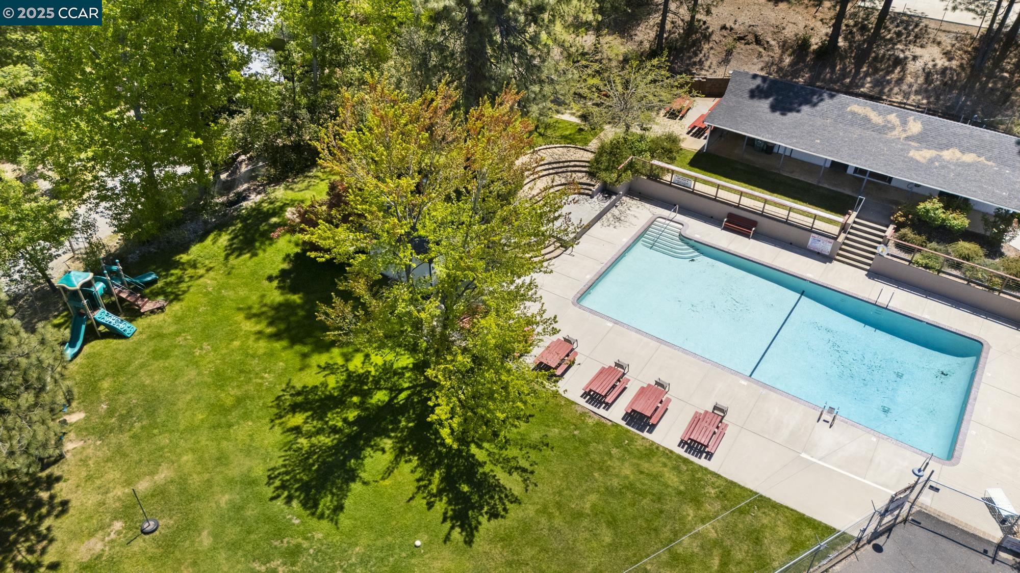 Detail Gallery Image 21 of 22 For 18957 Stag Circle, Tuolumne,  CA 95579-979 - 3 Beds | 3 Baths