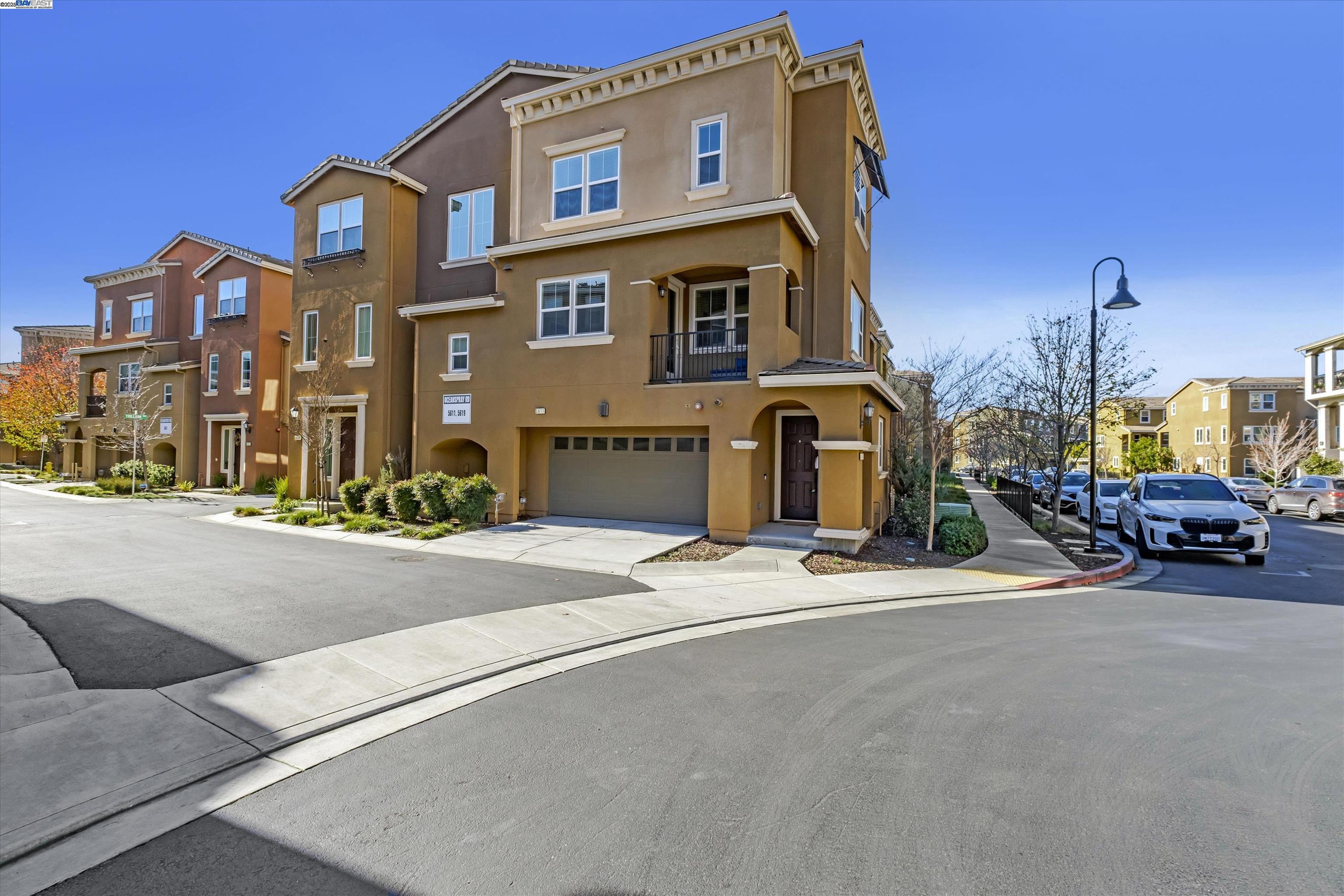 Detail Gallery Image 1 of 1 For 5611 Oceanspray Rd, Newark,  CA 94560 - 2 Beds | 2/1 Baths