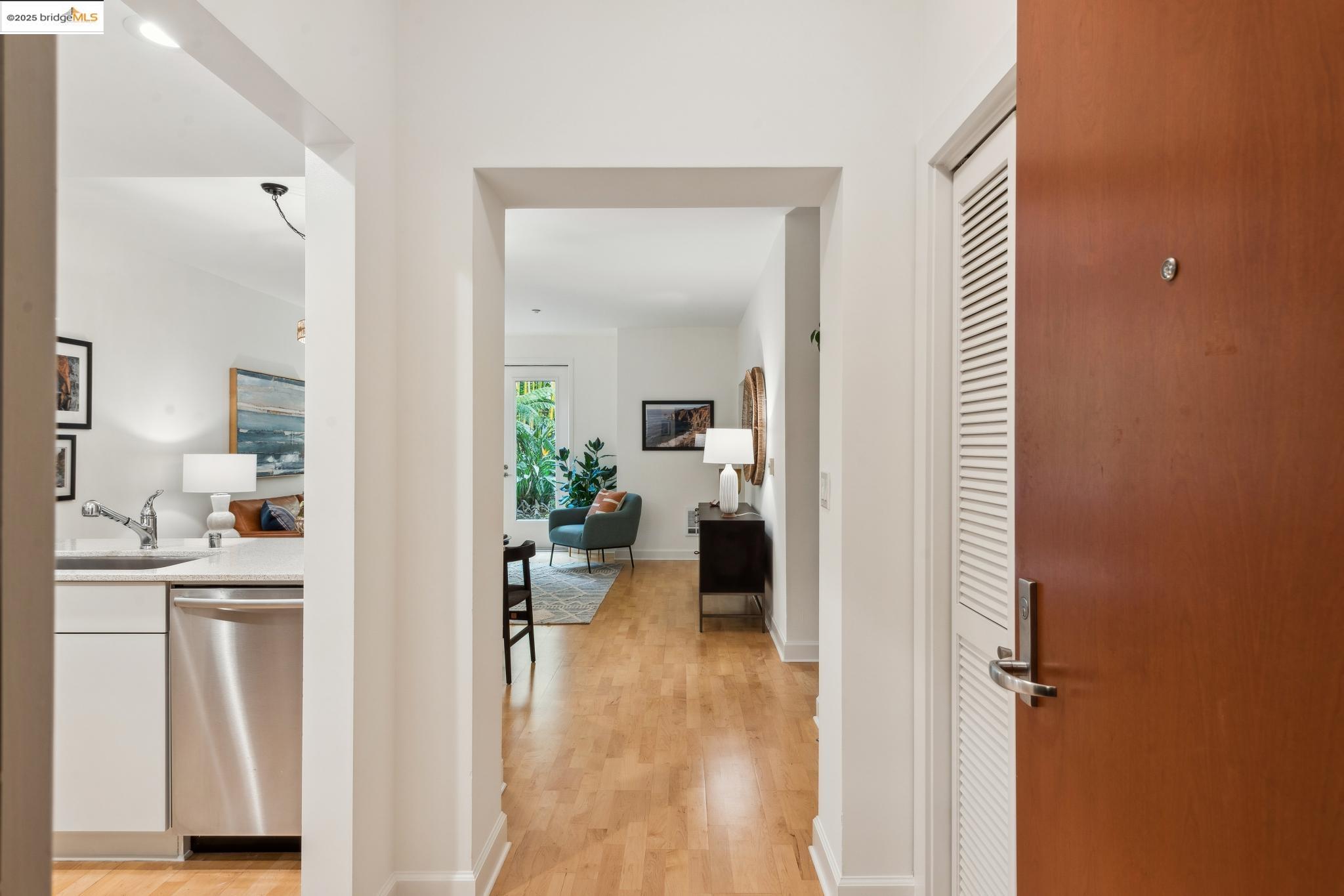 Photo #2: 41081972 Listing 