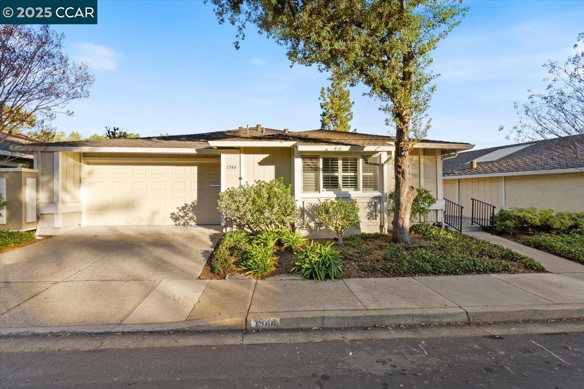 Detail Gallery Image 1 of 1 For 1544 Siskiyou Dr, Walnut Creek,  CA 94598 - 2 Beds | 2 Baths