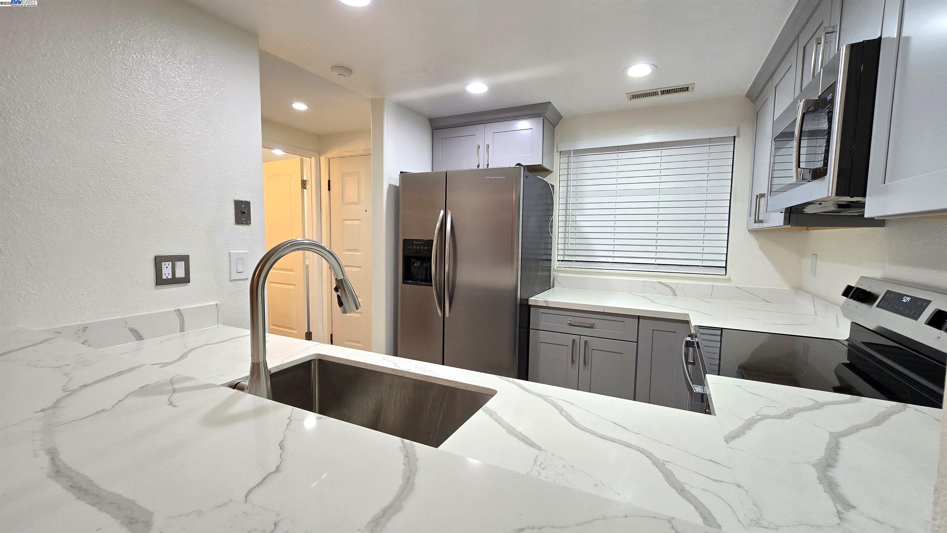 6263 Joaquin Murieta Ave # A, Newark, California 94560, 3 Bedrooms Bedrooms, 5 Rooms Rooms,2 BathroomsBathrooms,Residential,For Sale,6263 Joaquin Murieta Ave # A,41081995