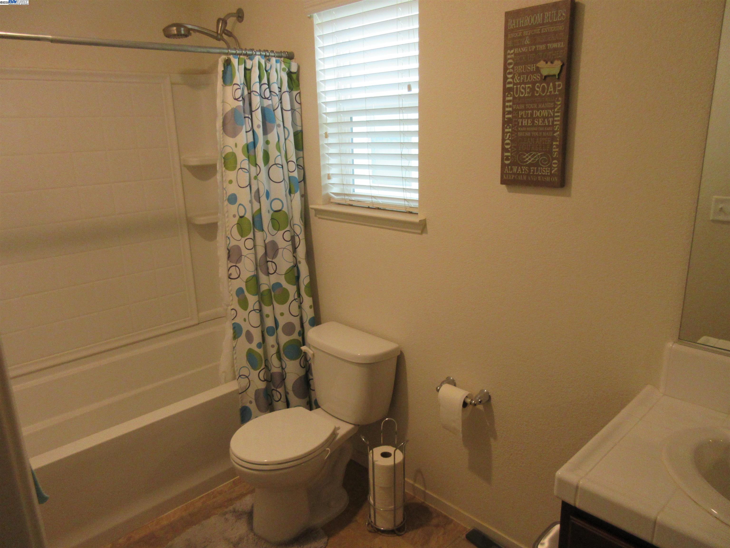 Detail Gallery Image 13 of 20 For 3870 Trieste Cir, Stockton,  CA 95205 - 4 Beds | 2/1 Baths