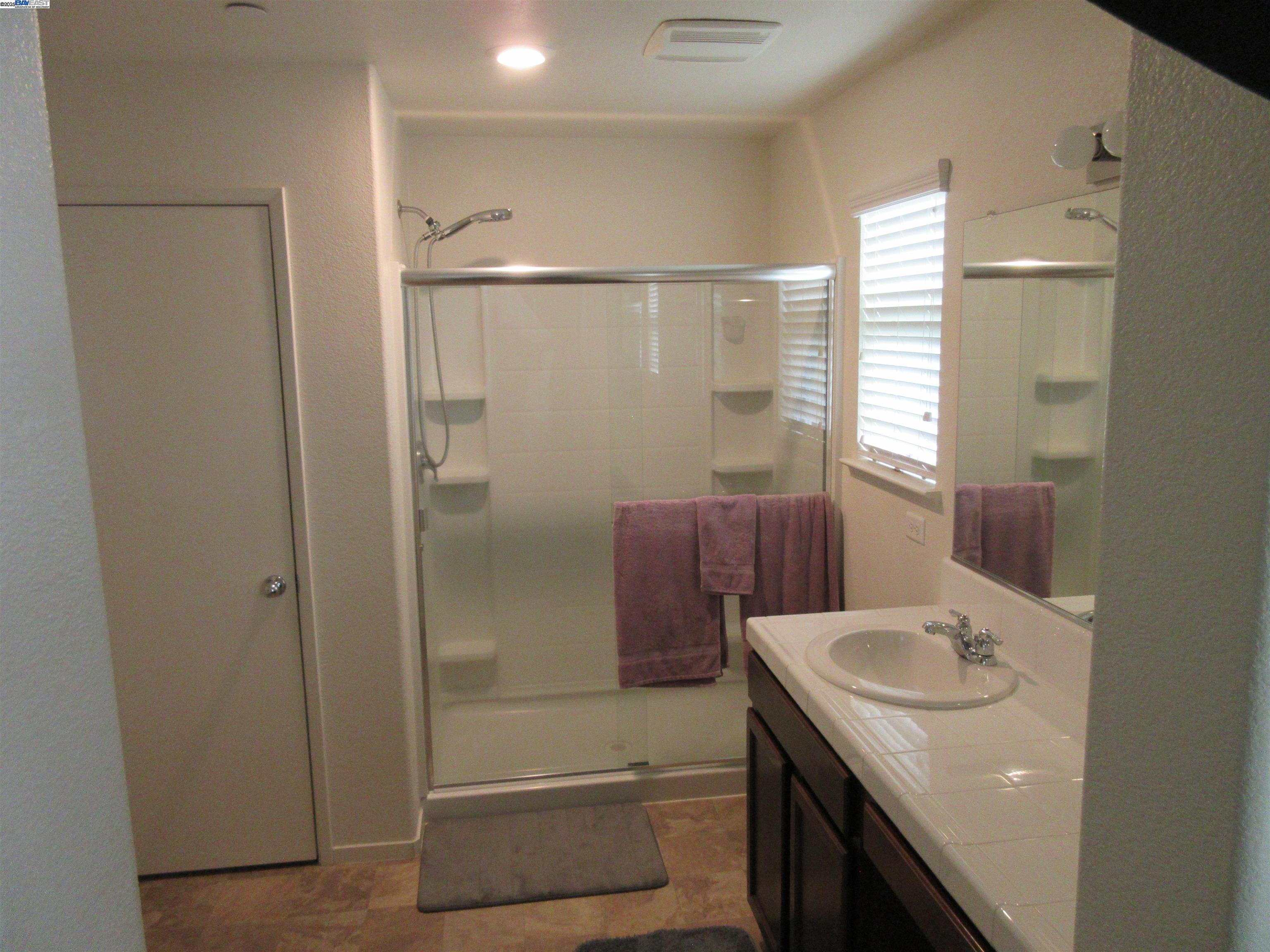 Detail Gallery Image 15 of 20 For 3870 Trieste Cir, Stockton,  CA 95205 - 4 Beds | 2/1 Baths