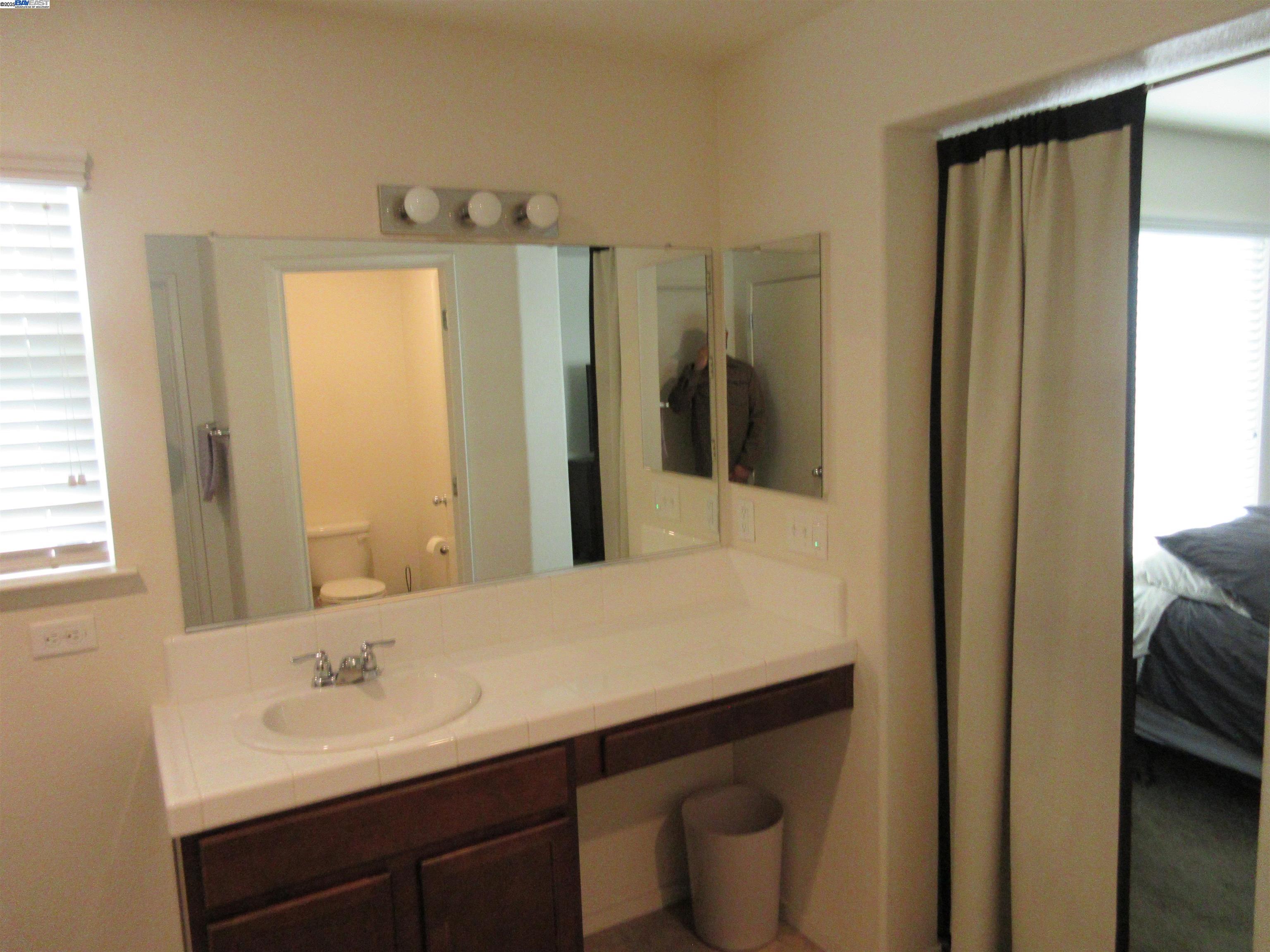 Detail Gallery Image 16 of 20 For 3870 Trieste Cir, Stockton,  CA 95205 - 4 Beds | 2/1 Baths