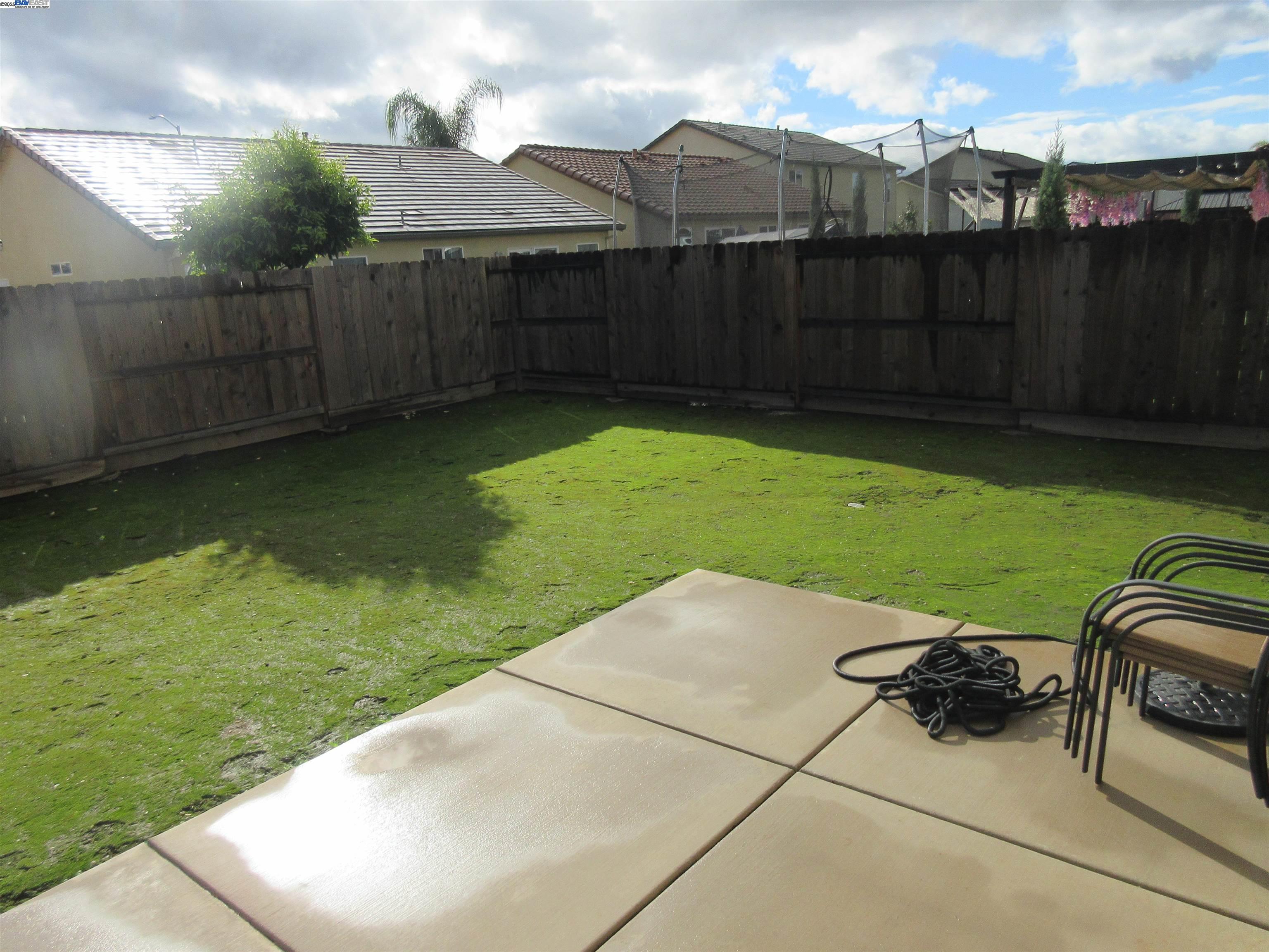 Detail Gallery Image 17 of 20 For 3870 Trieste Cir, Stockton,  CA 95205 - 4 Beds | 2/1 Baths