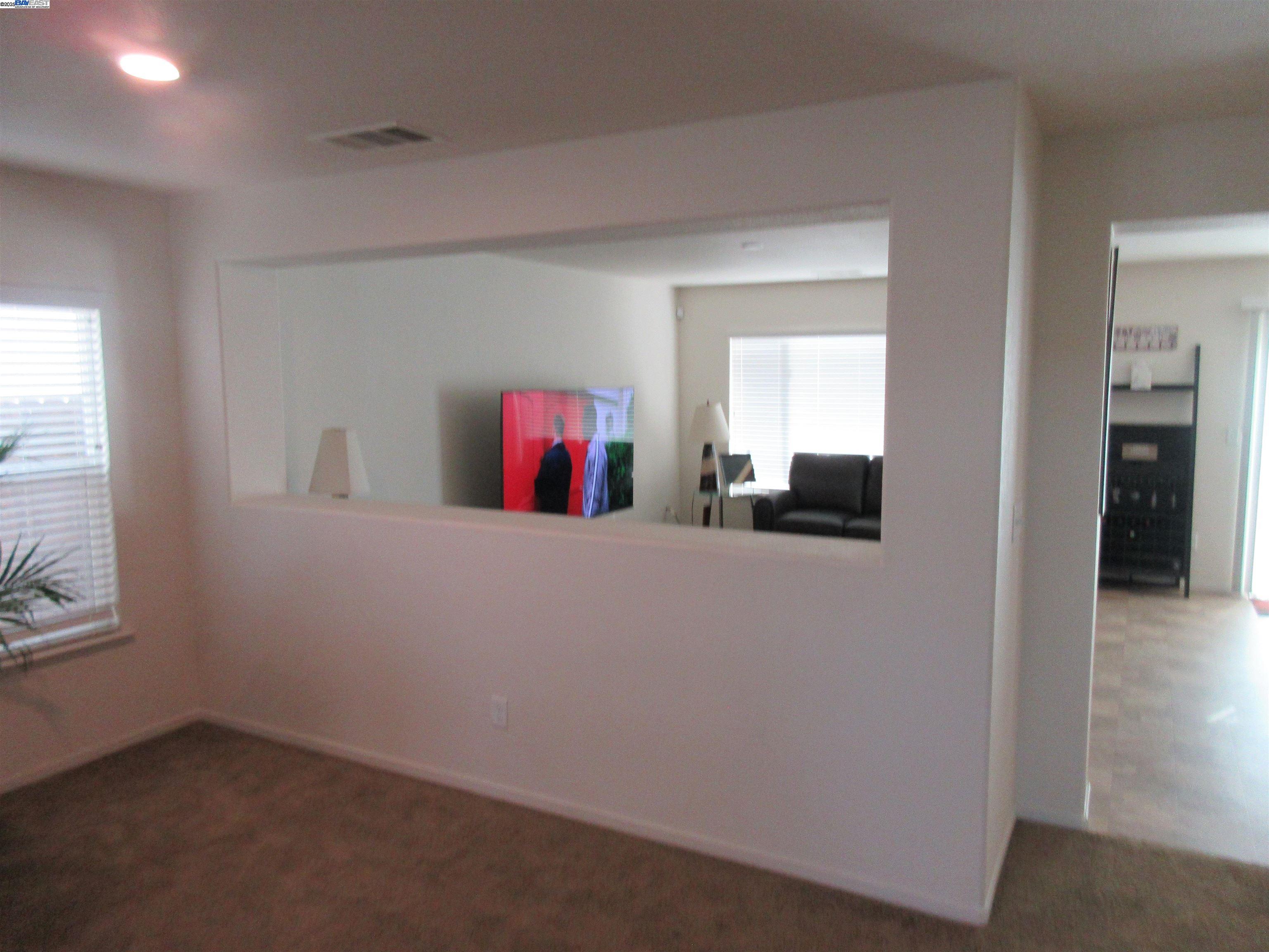 Detail Gallery Image 6 of 20 For 3870 Trieste Cir, Stockton,  CA 95205 - 4 Beds | 2/1 Baths