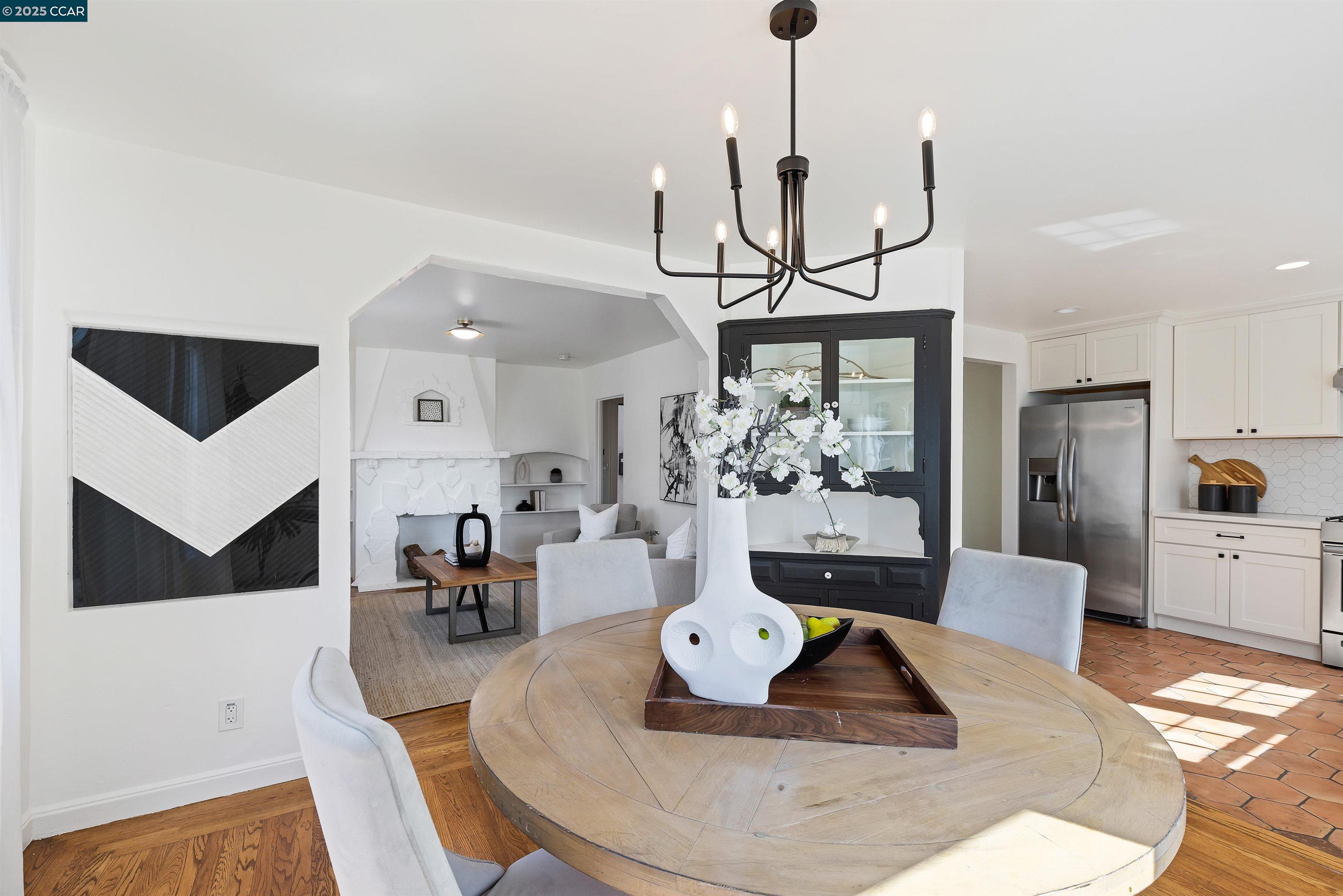 Photo #5: 41082027 Listing 