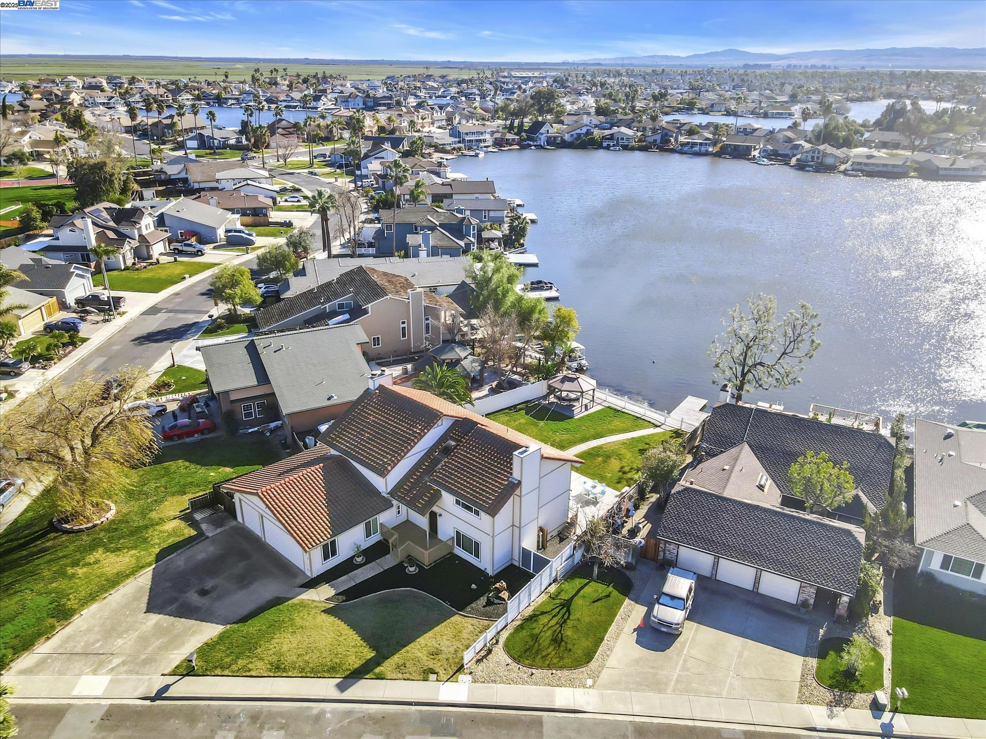 Detail Gallery Image 1 of 1 For 725 Discovery Bay Blvd, Discovery Bay,  CA 94505 - 4 Beds | 2/1 Baths