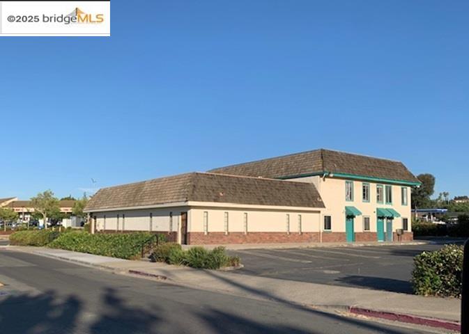 Detail Gallery Image 7 of 19 For 2800 Lone Tree Way, Antioch,  CA 94509 - – Beds | – Baths