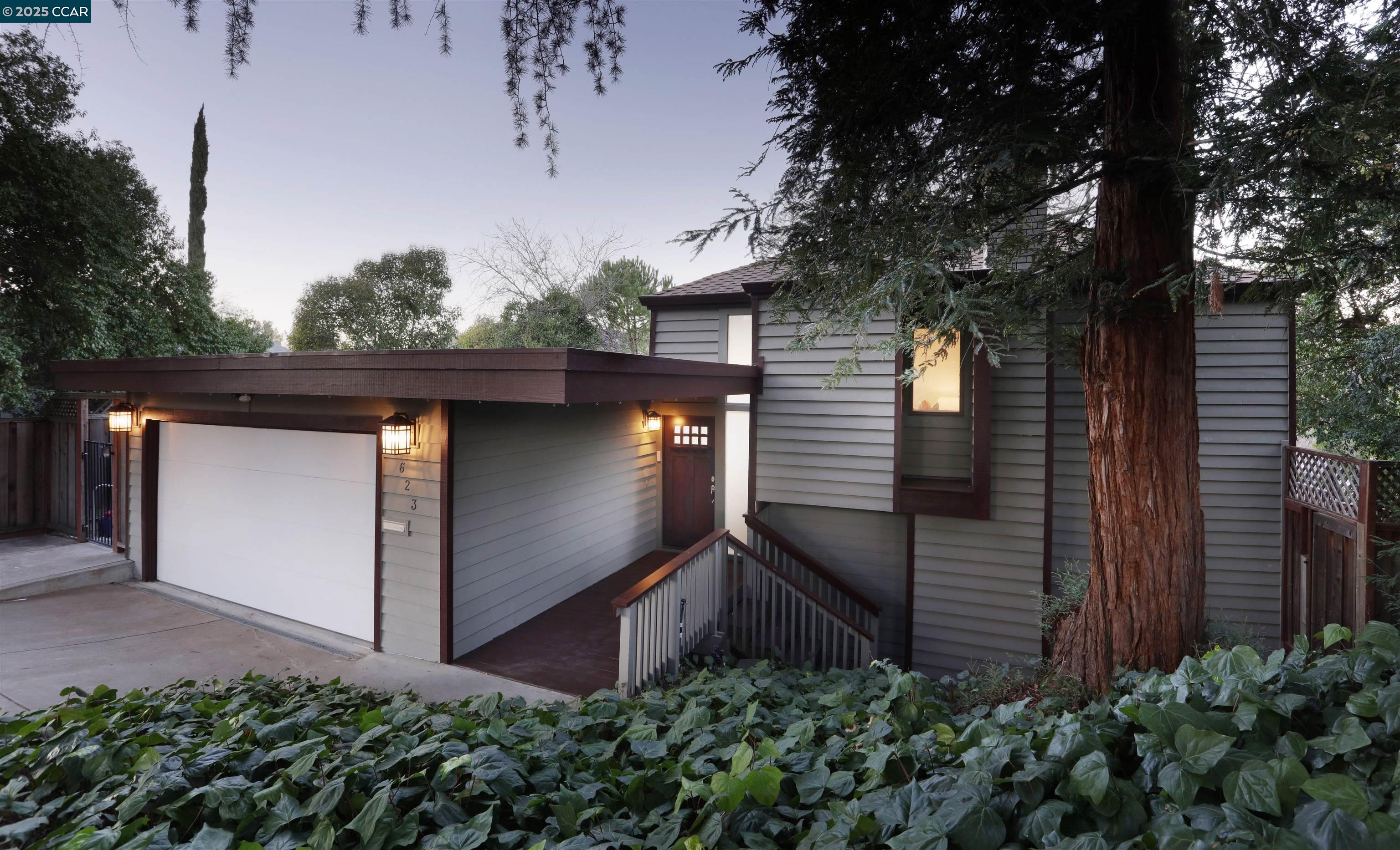 Detail Gallery Image 1 of 1 For 623 Laird Ln, Lafayette,  CA 94549 - 4 Beds | 3 Baths