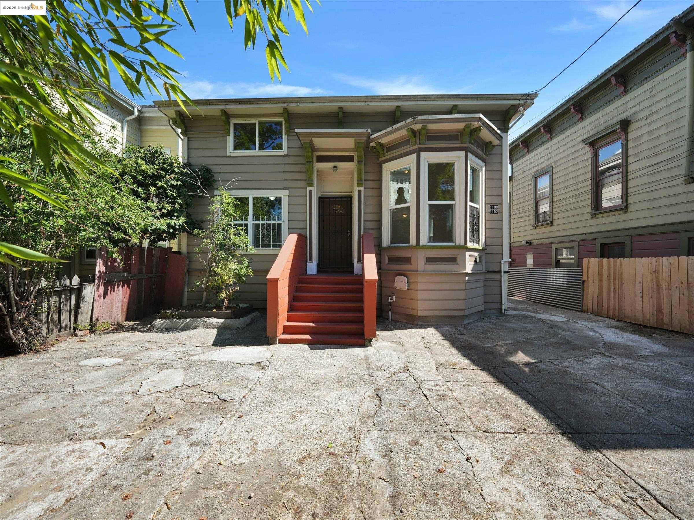 Detail Gallery Image 1 of 1 For 1102 Chester St, Oakland,  CA 94607 - – Beds | – Baths