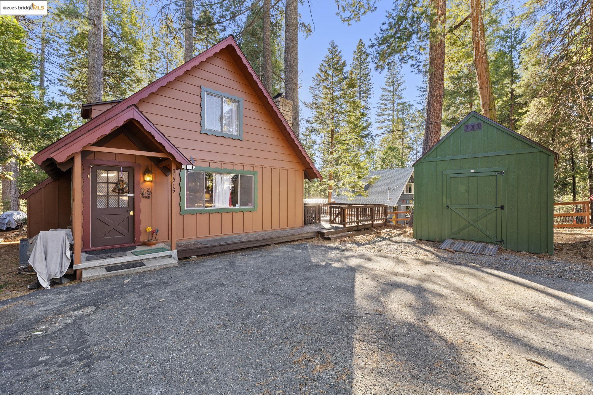 Detail Gallery Image 3 of 30 For 21215 Fools Gold St, Mi Wuk Village,  CA 95346 - 3 Beds | 1/1 Baths
