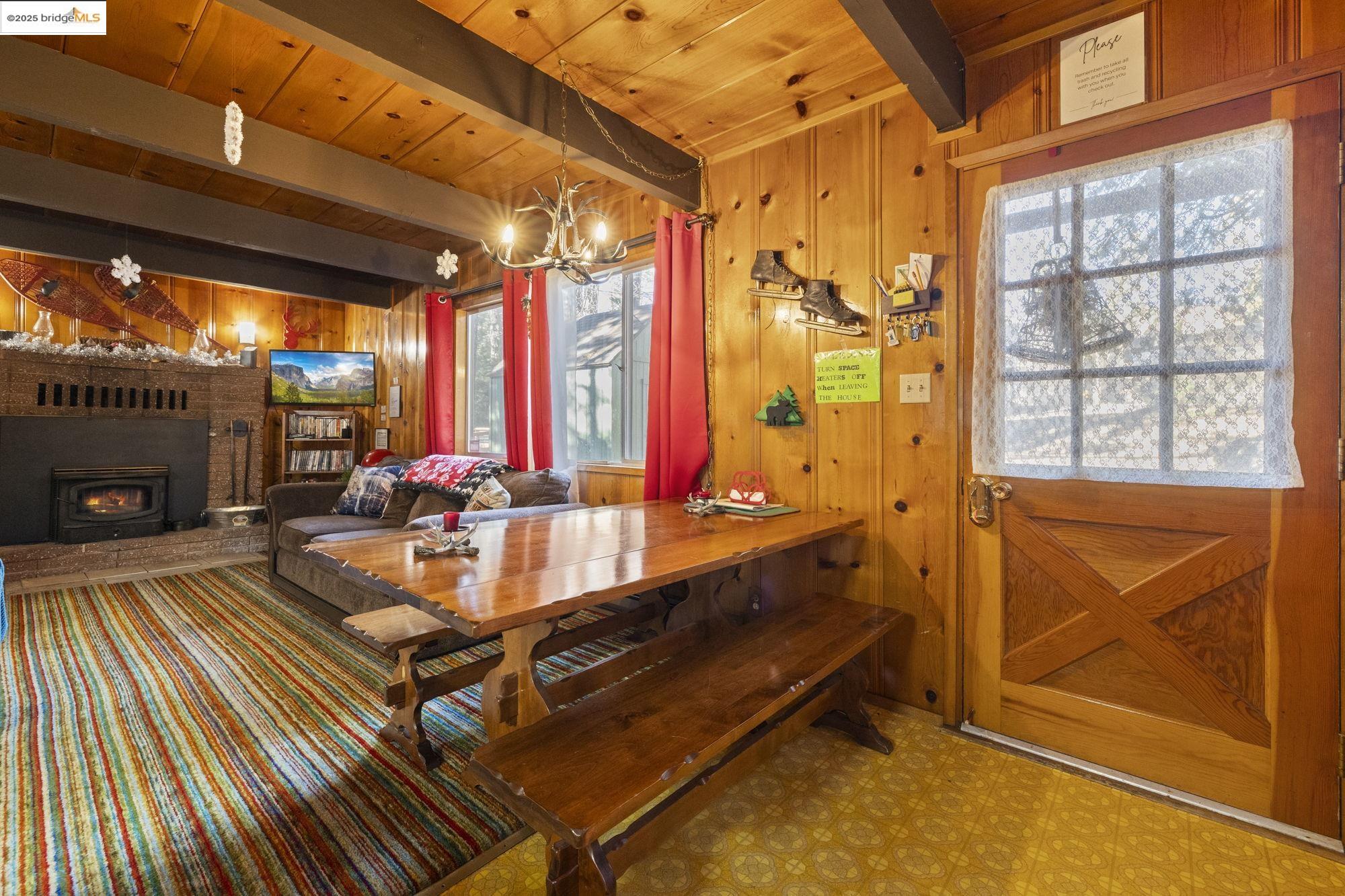 Detail Gallery Image 5 of 30 For 21215 Fools Gold St, Mi Wuk Village,  CA 95346 - 3 Beds | 1/1 Baths