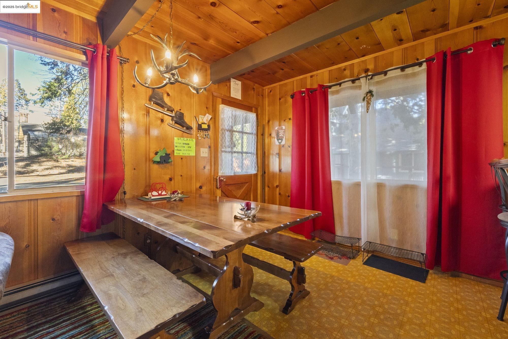 Detail Gallery Image 6 of 30 For 21215 Fools Gold St, Mi Wuk Village,  CA 95346 - 3 Beds | 1/1 Baths