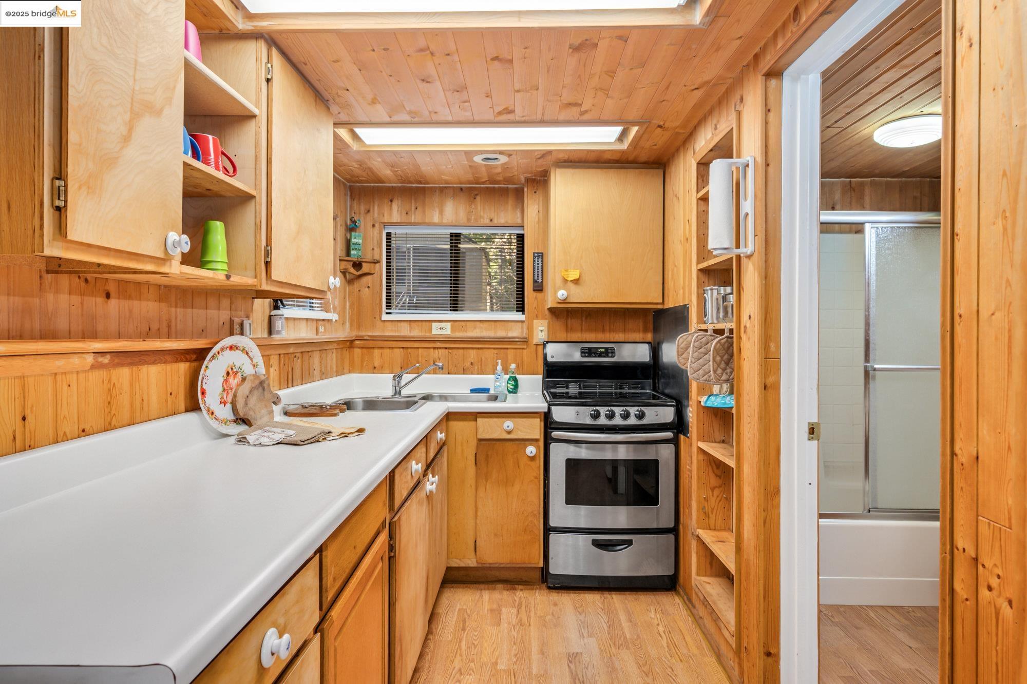 Detail Gallery Image 5 of 36 For 25482 Rebekah Rd, Long Barn,  CA 95335 - 1 Beds | 1 Baths