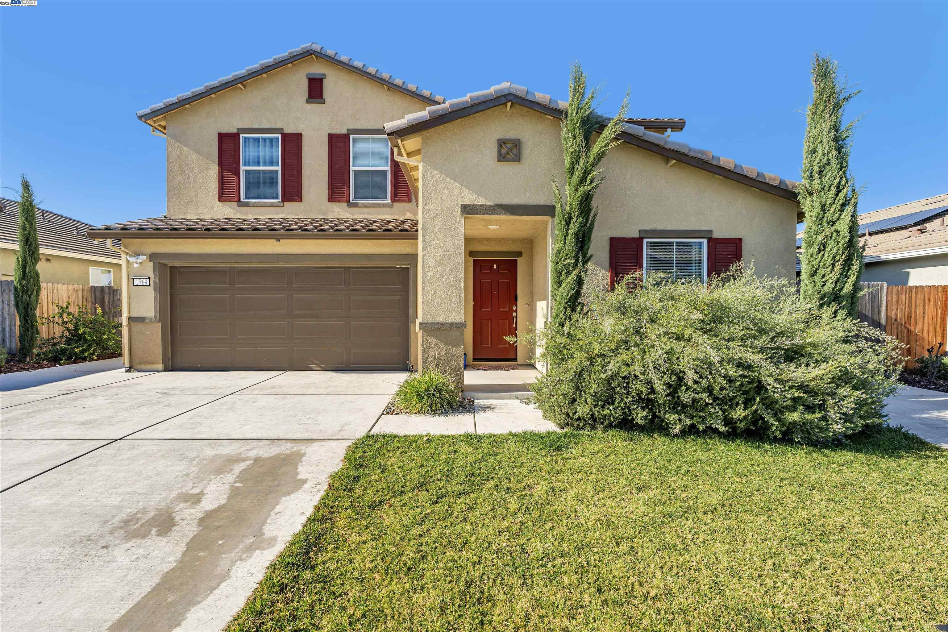 Detail Gallery Image 1 of 45 For 1769 Townsend Ave, Manteca,  CA 95337 - 5 Beds | 3 Baths