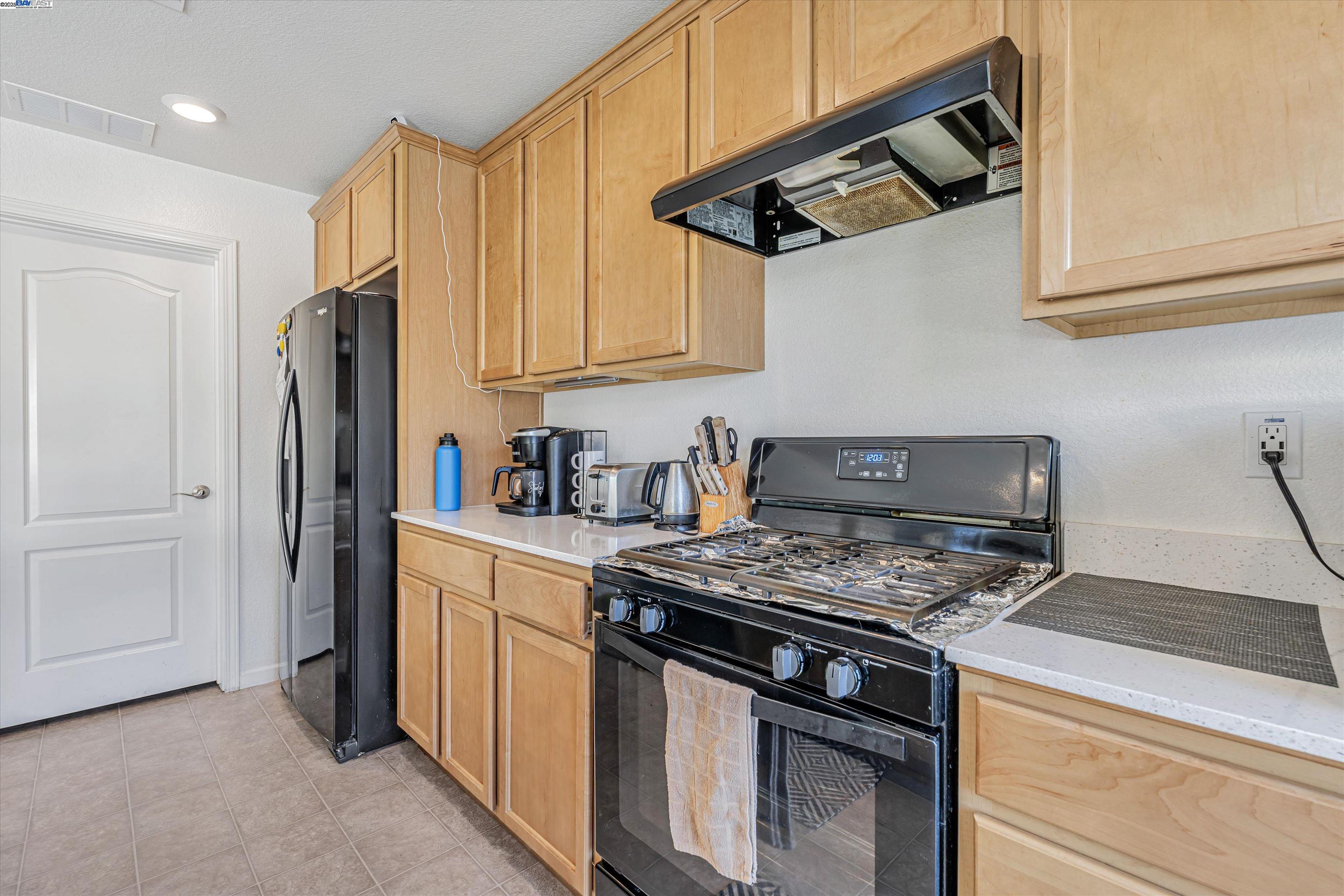 Detail Gallery Image 12 of 45 For 1769 Townsend Ave, Manteca,  CA 95337 - 5 Beds | 3 Baths