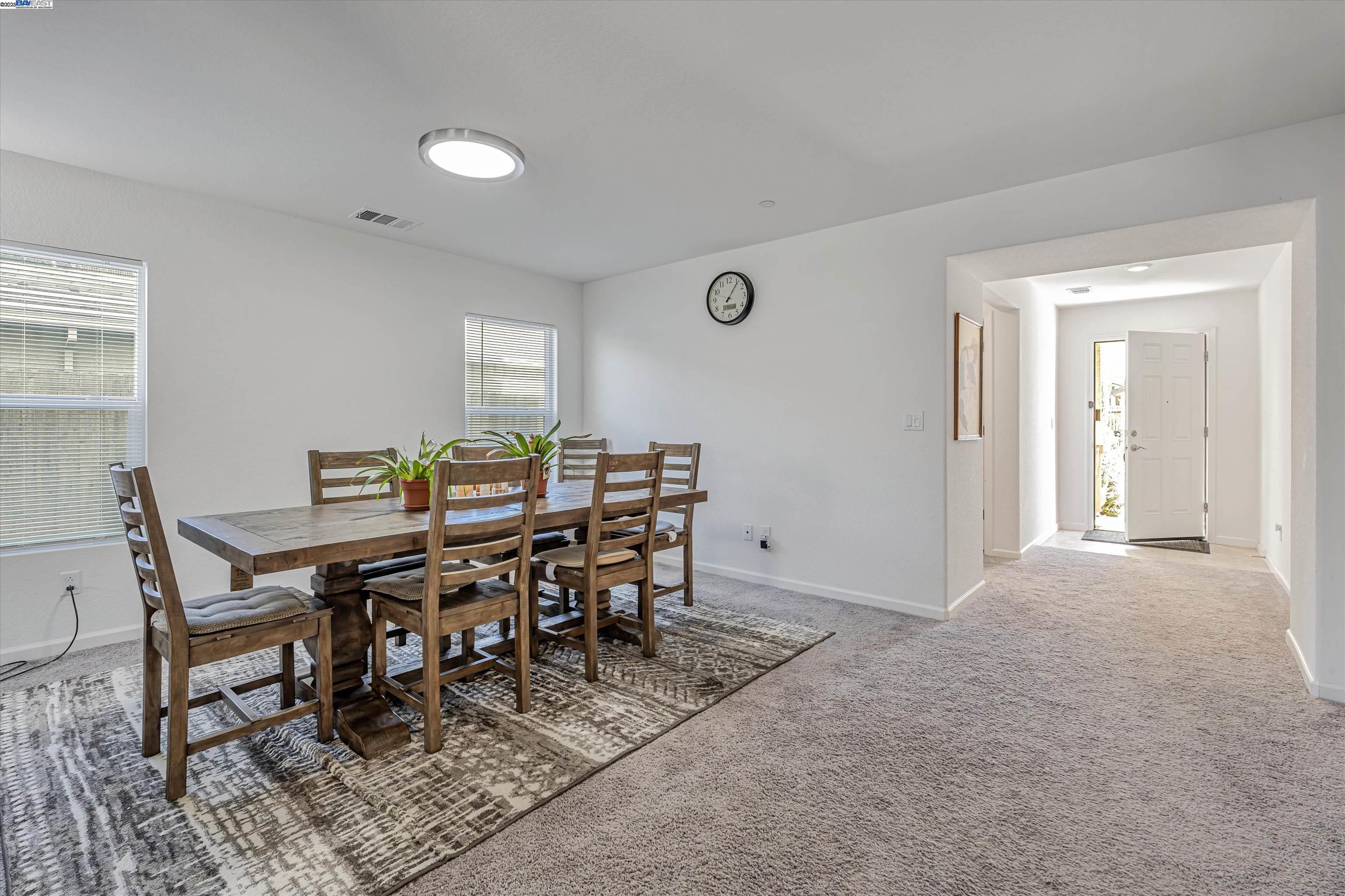Detail Gallery Image 8 of 45 For 1769 Townsend Ave, Manteca,  CA 95337 - 5 Beds | 3 Baths