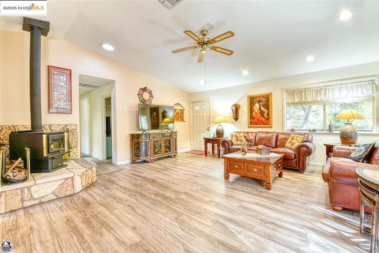 13170 Jackson Mill, Groveland, California 95321, 3 Bedrooms Bedrooms, 5 Rooms Rooms,2 BathroomsBathrooms,Residential,For Sale,13170 Jackson Mill,41082155
