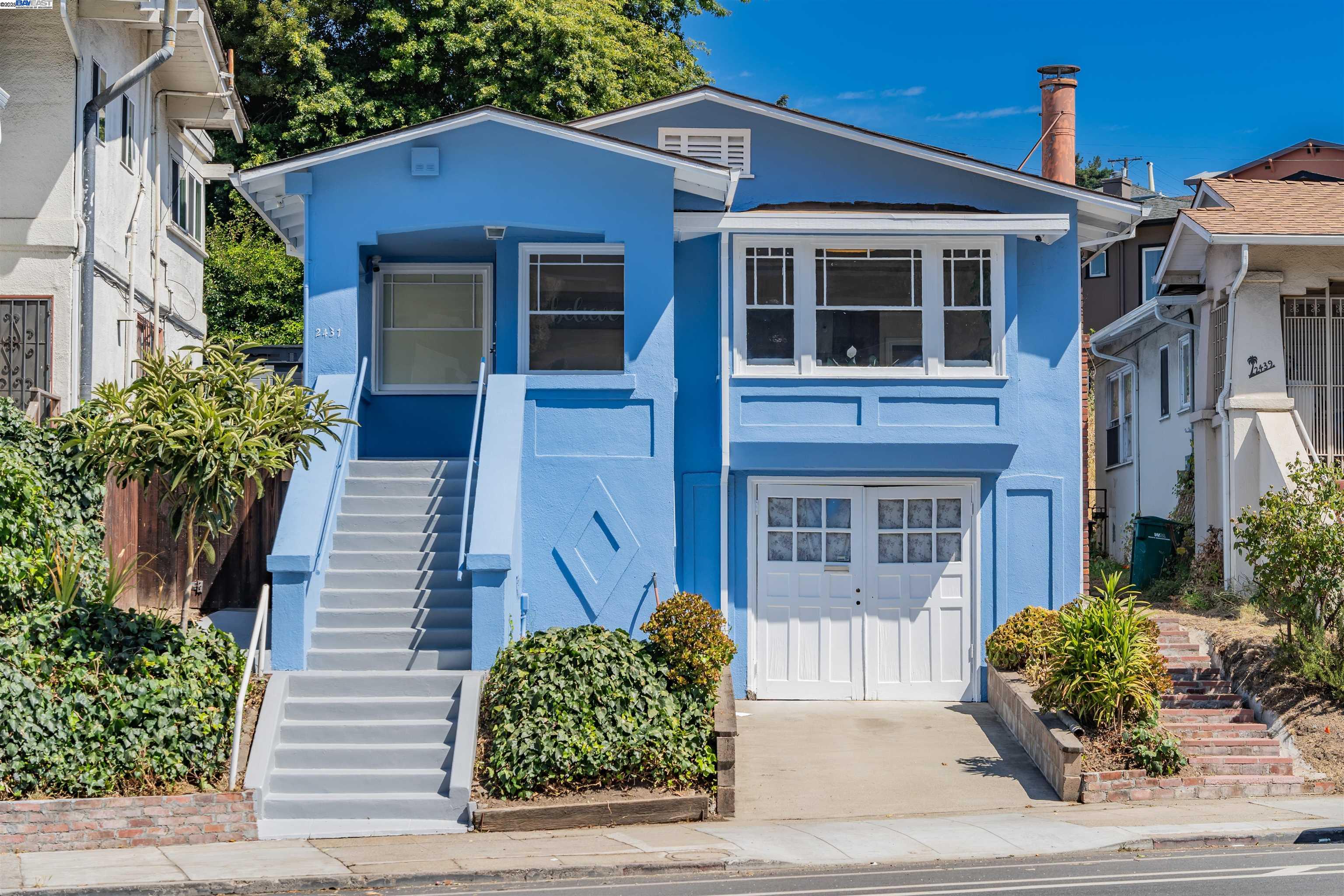 Detail Gallery Image 1 of 1 For 2431 Park Blvd, Oakland,  CA 94606 - 4 Beds | 4 Baths