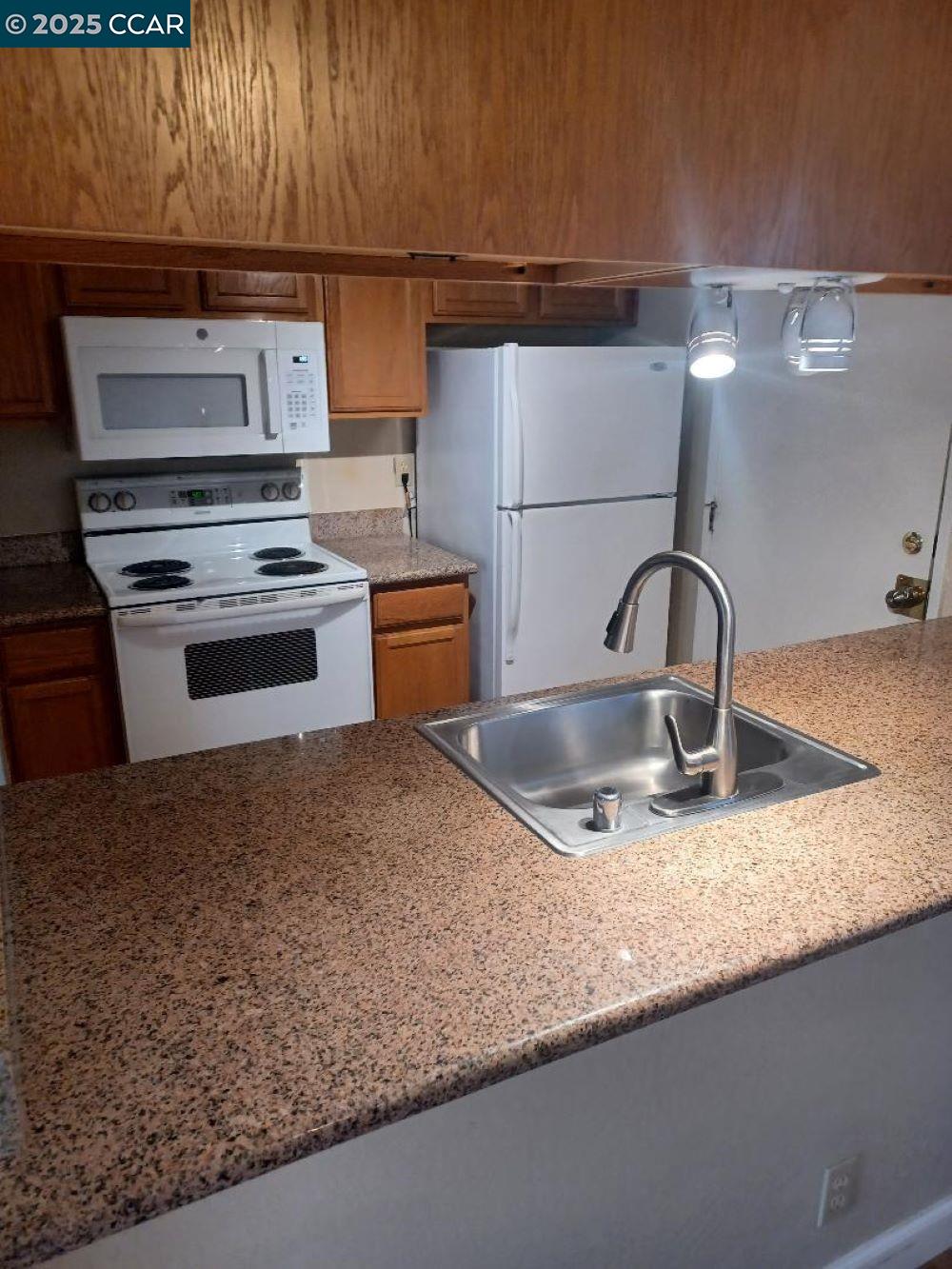 Photo #6: 41082182 Listing 