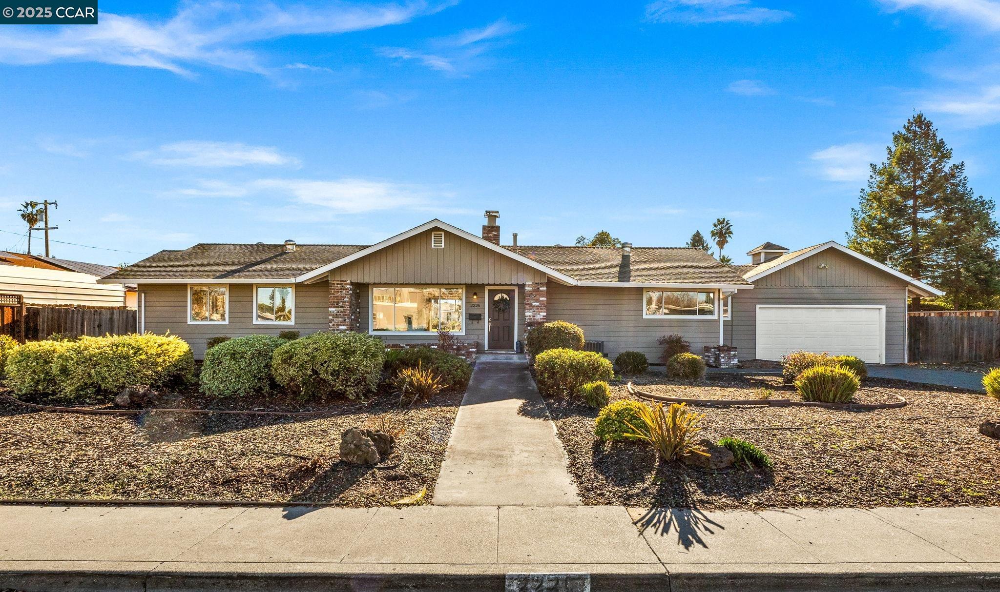 Detail Gallery Image 1 of 1 For 2226 Chalomar Rd, Concord,  CA 94518 - 3 Beds | 1/1 Baths