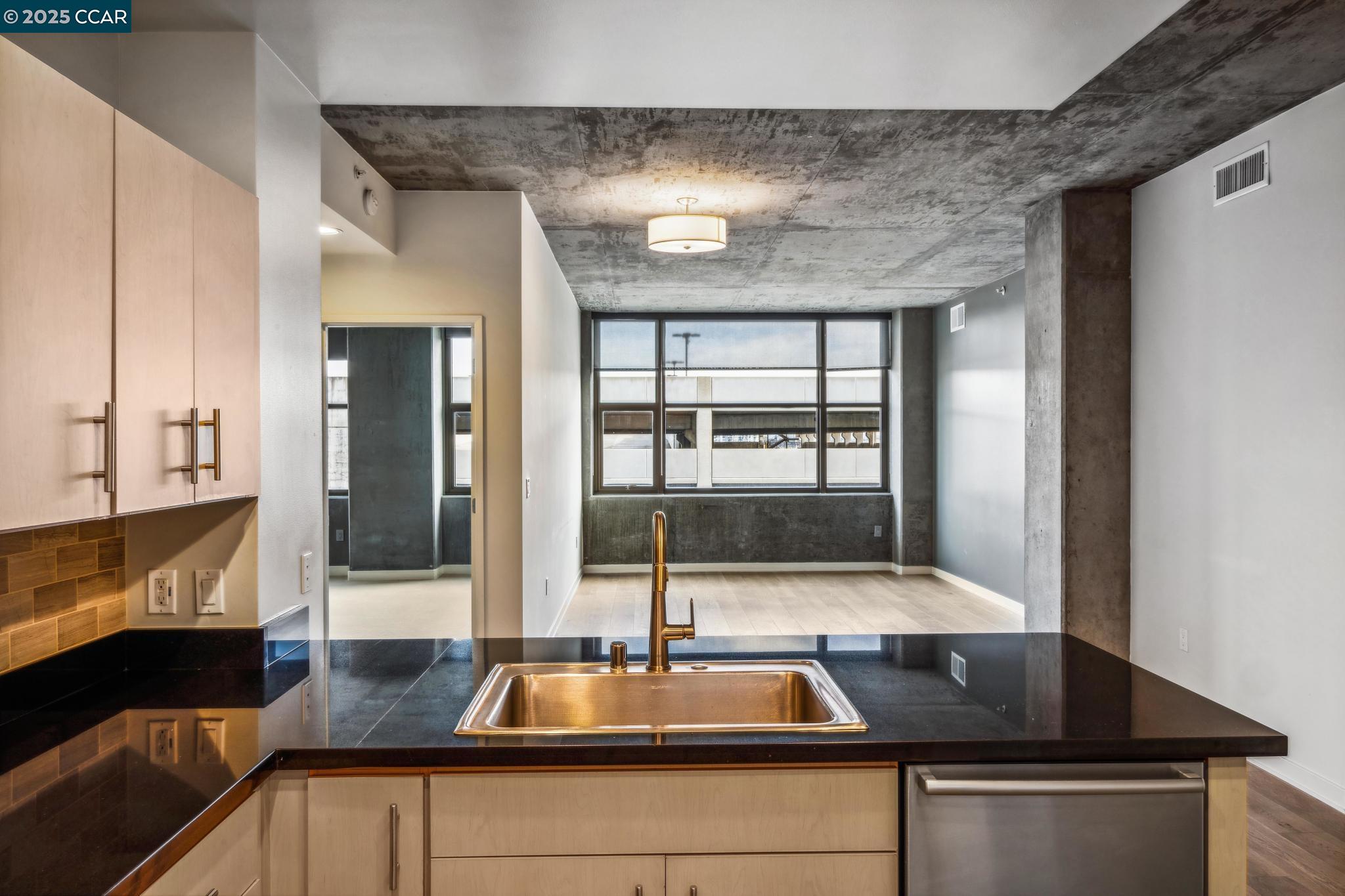 Detail Gallery Image 8 of 31 For 311 2nd St #710,  Oakland,  CA 94607 - 2 Beds | 2 Baths