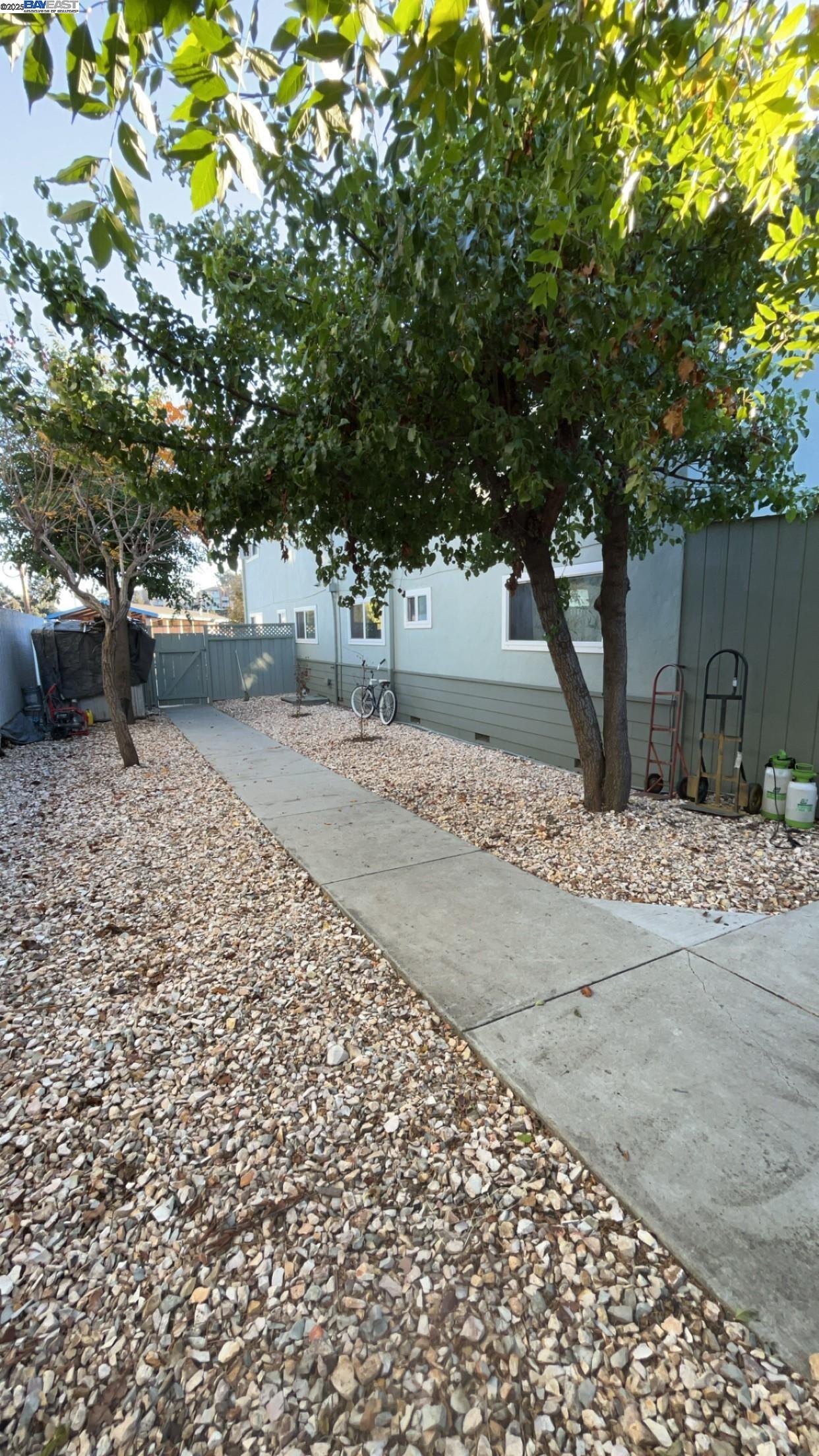 property-img