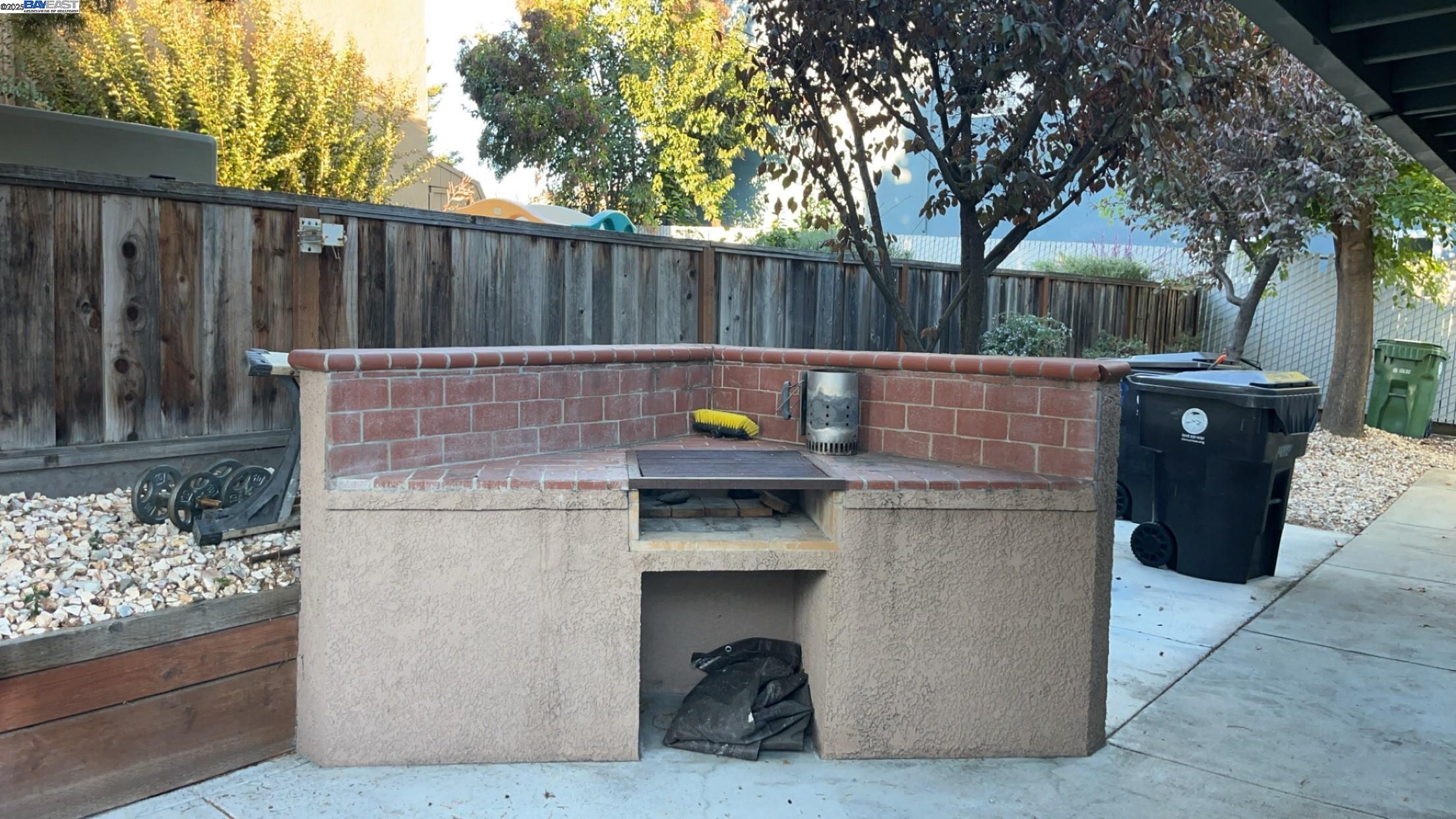 property-img