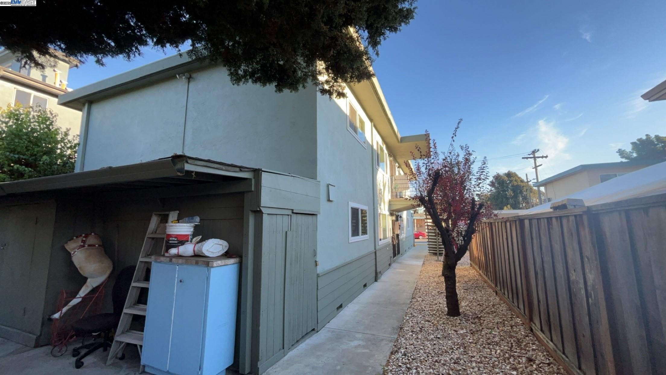 property-img
