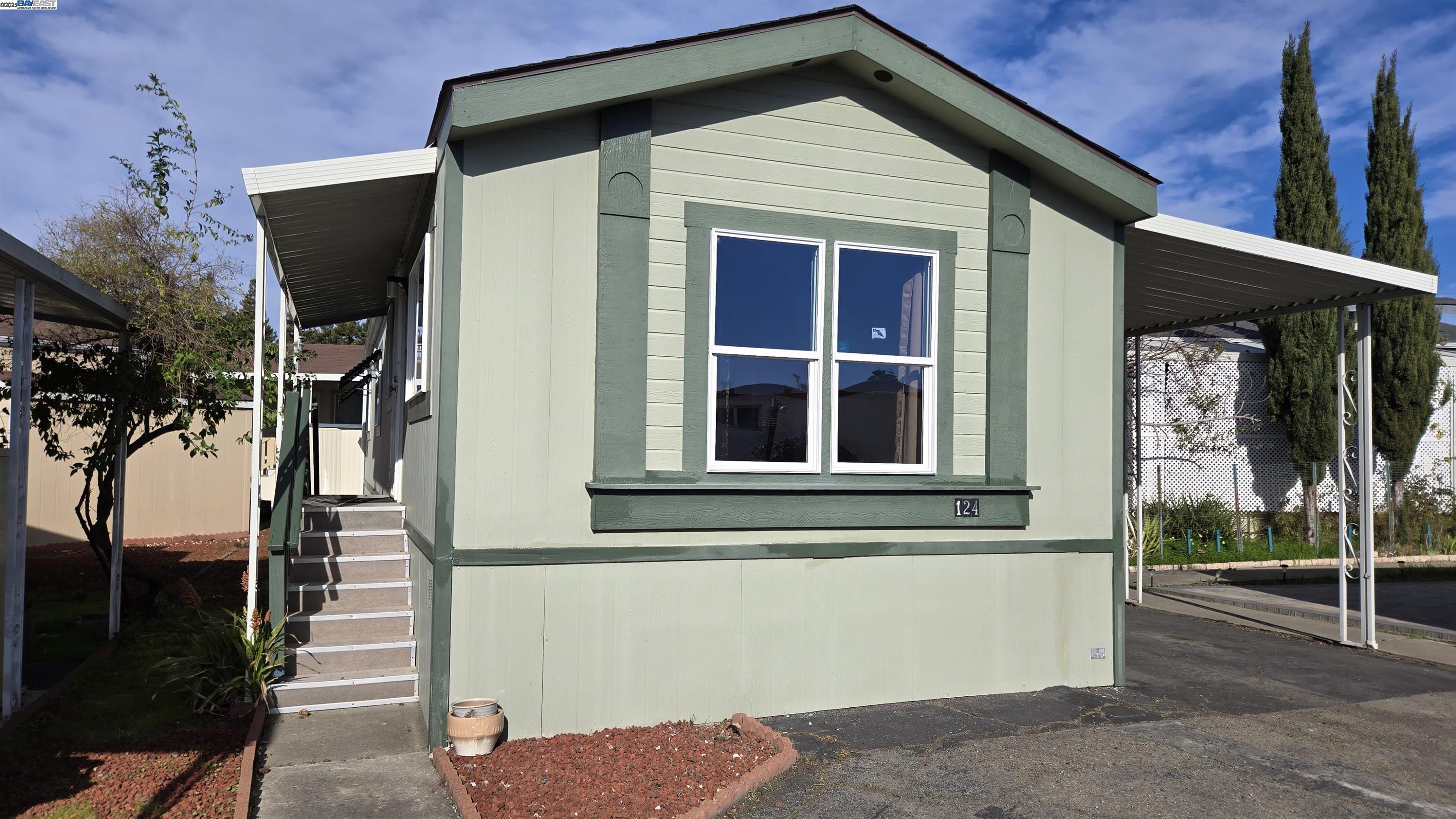 Detail Gallery Image 1 of 1 For 1200 W Winton Ave #124,  Hayward,  CA 94545 - 2 Beds | 1 Baths