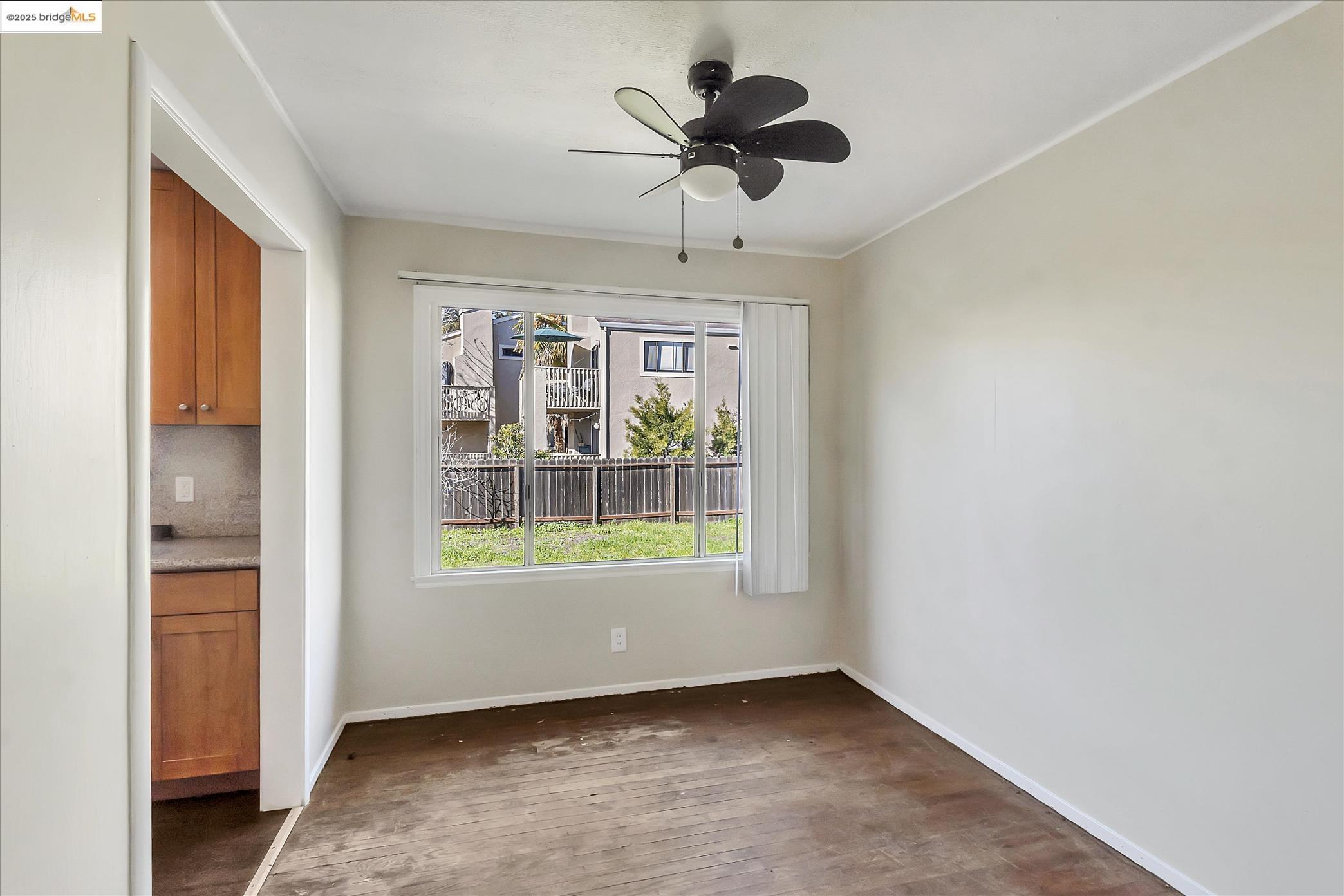 Detail Gallery Image 21 of 33 For 827 Chestnut St, Redwood City,  CA 94063 - 2 Beds | 1 Baths
