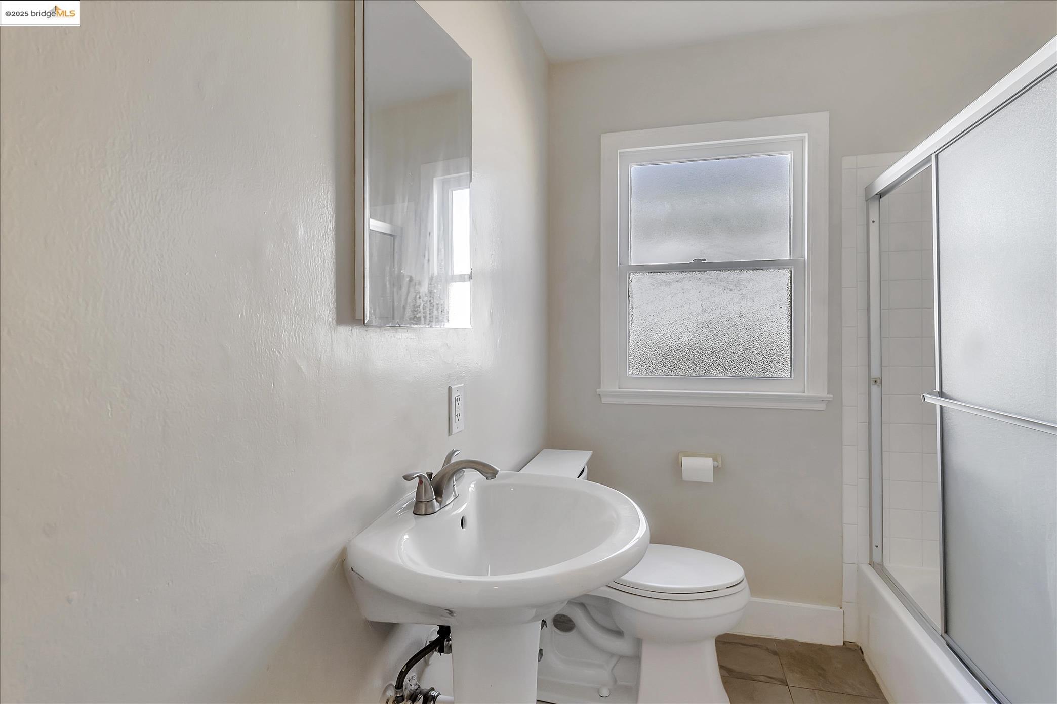 Detail Gallery Image 27 of 33 For 827 Chestnut St, Redwood City,  CA 94063 - 2 Beds | 1 Baths