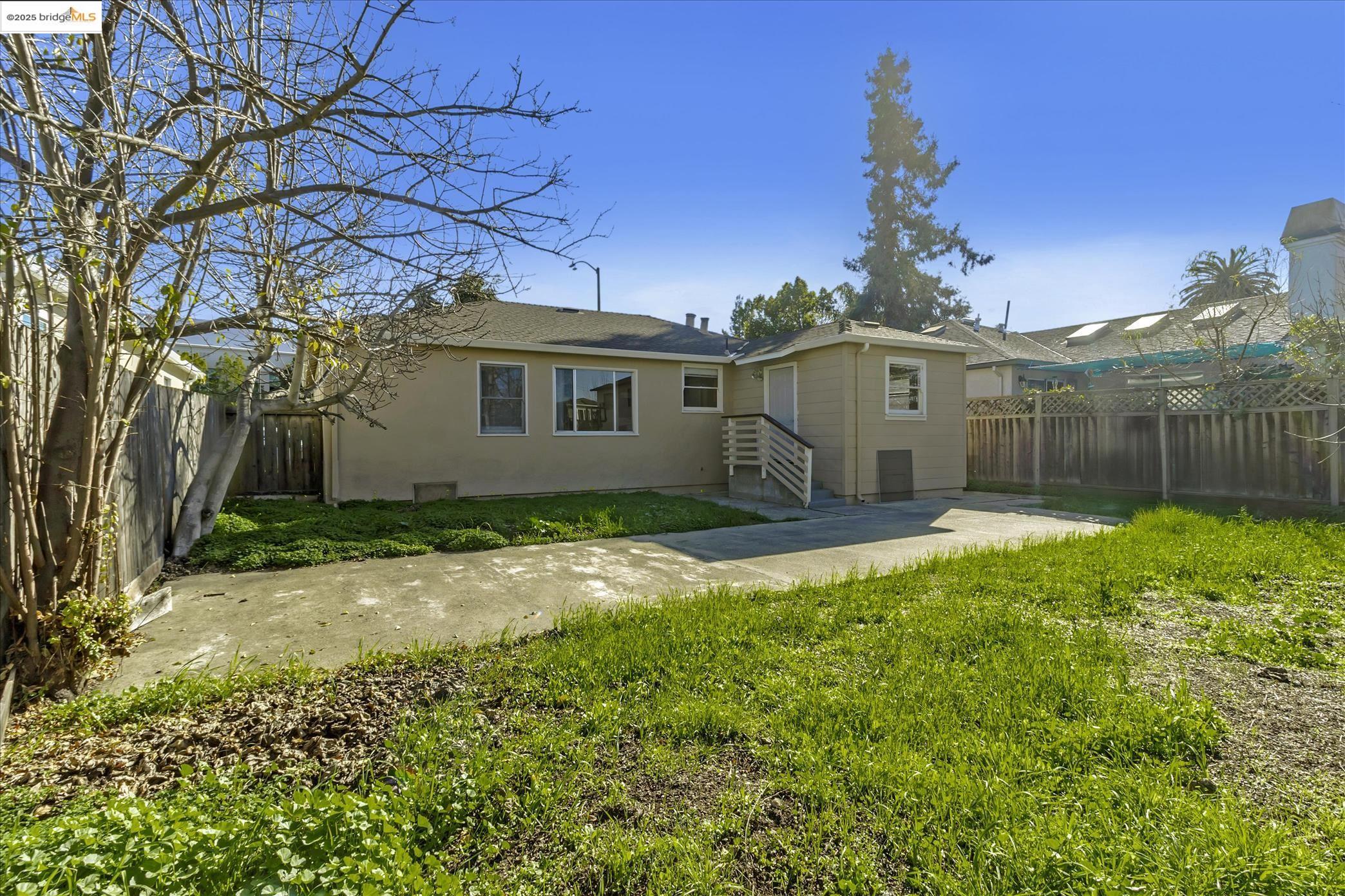 Detail Gallery Image 31 of 33 For 827 Chestnut St, Redwood City,  CA 94063 - 2 Beds | 1 Baths