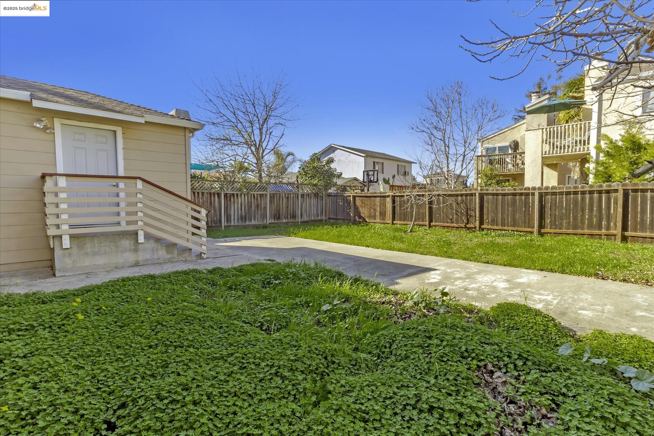 Detail Gallery Image 32 of 33 For 827 Chestnut St, Redwood City,  CA 94063 - 2 Beds | 1 Baths