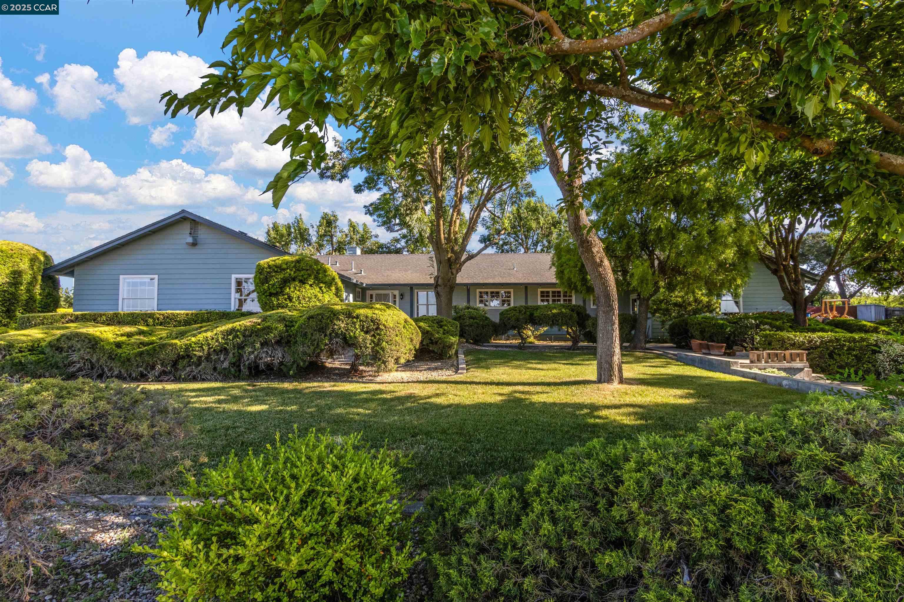 Detail Gallery Image 1 of 60 For 5435 Box R Ranch Rd, Vacaville,  CA 95687 - 4 Beds | 2/2 Baths
