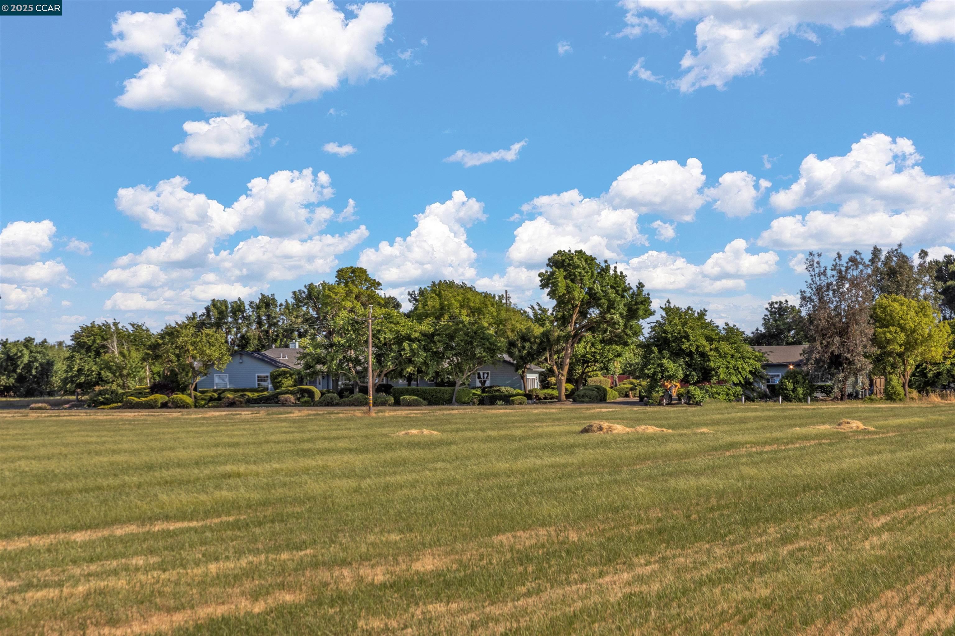 Detail Gallery Image 2 of 60 For 5435 Box R Ranch Rd, Vacaville,  CA 95687 - 4 Beds | 2/2 Baths