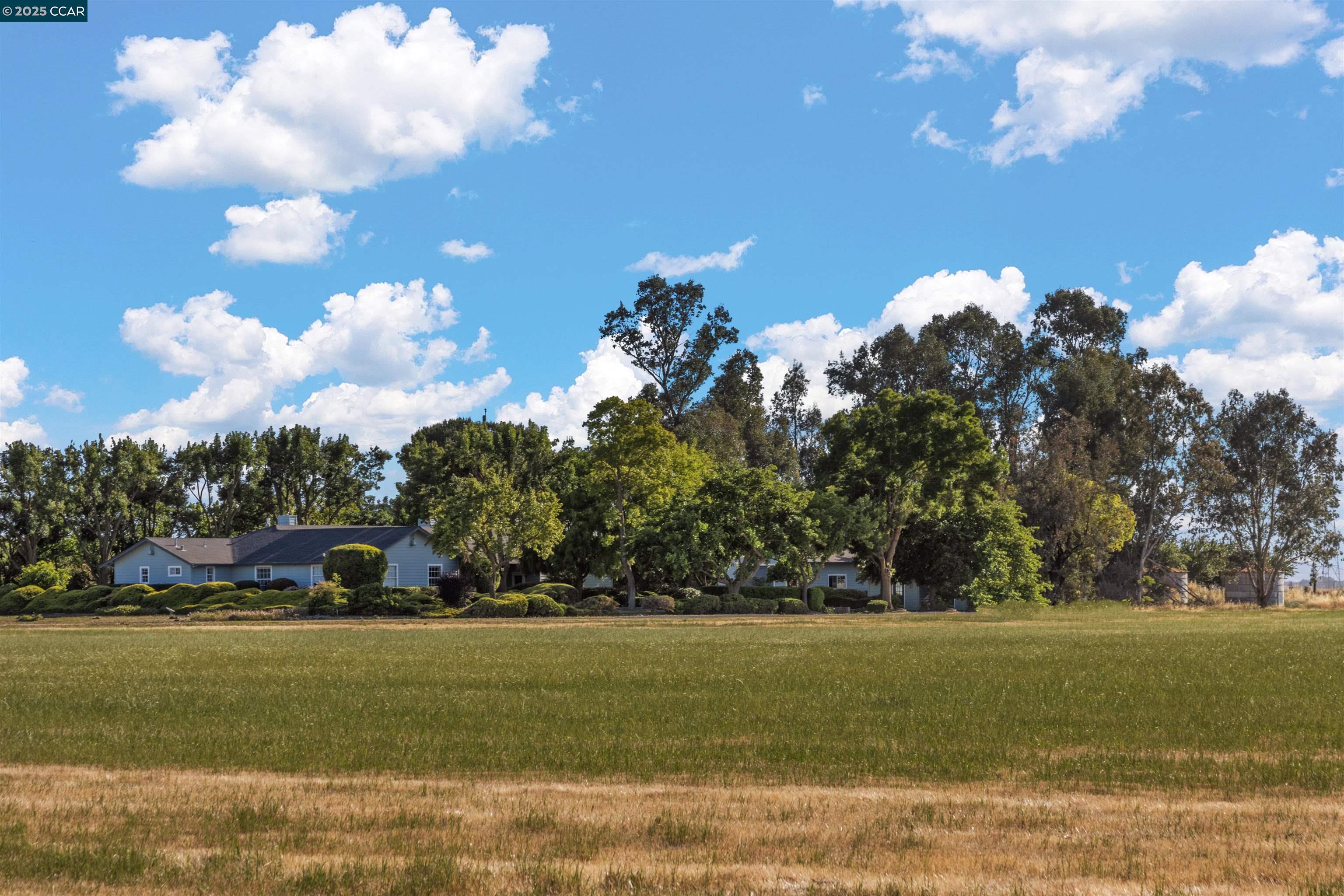 Detail Gallery Image 3 of 60 For 5435 Box R Ranch Rd, Vacaville,  CA 95687 - 4 Beds | 2/2 Baths