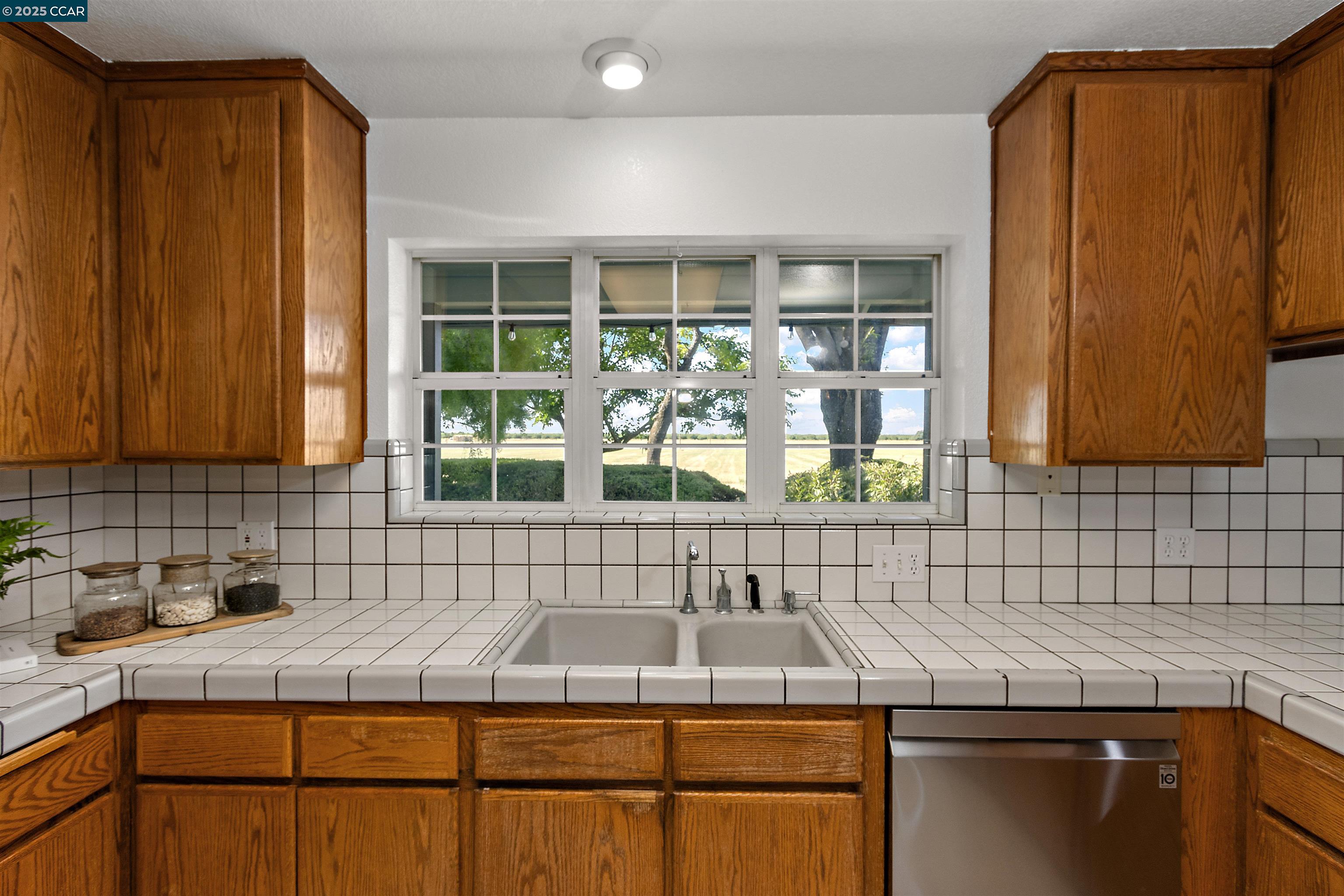 Detail Gallery Image 22 of 60 For 5435 Box R Ranch Rd, Vacaville,  CA 95687 - 4 Beds | 2/2 Baths