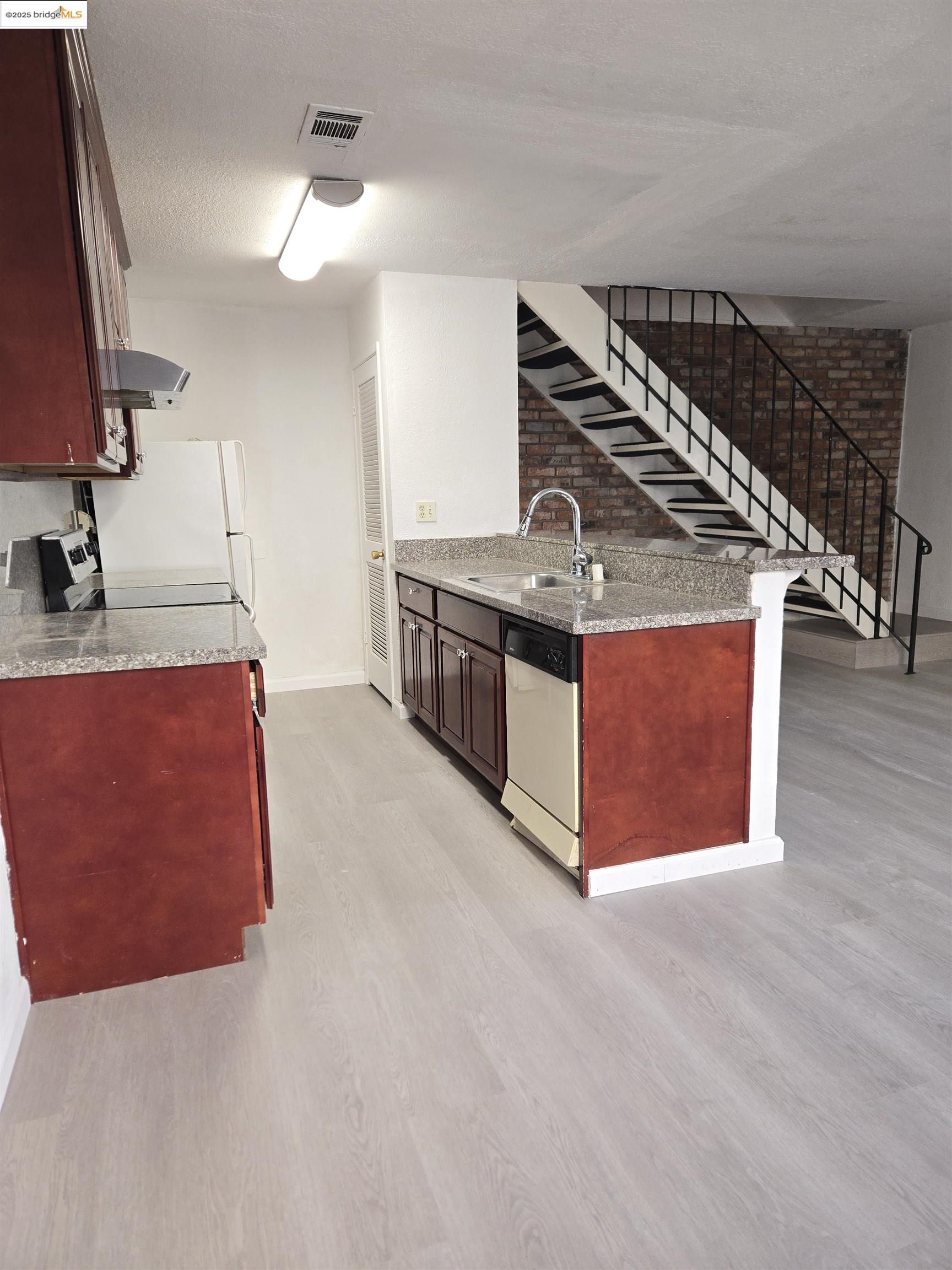 Photo #3: 41082318 Listing 