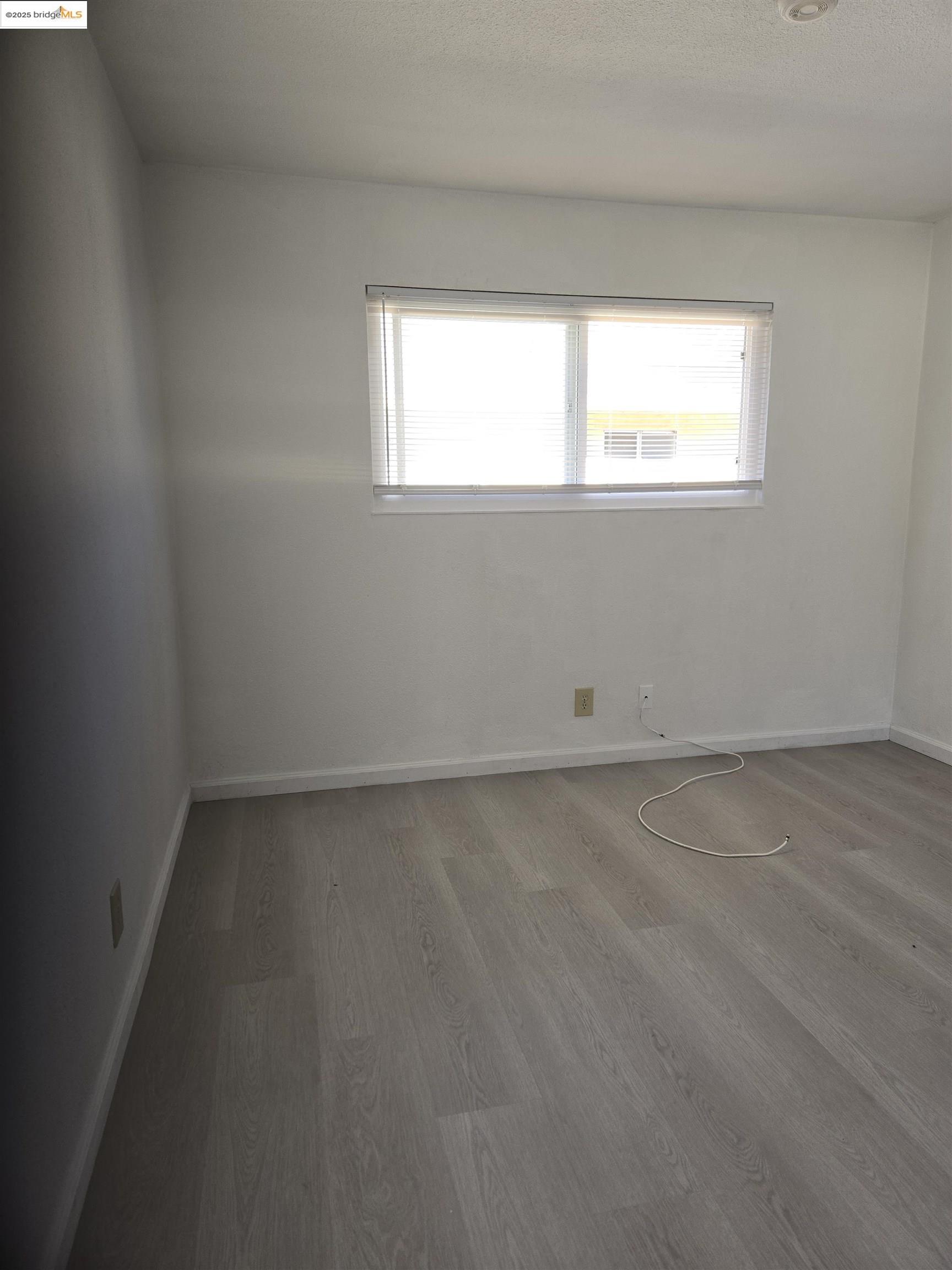 Photo #4: 41082318 Listing: Photo #4