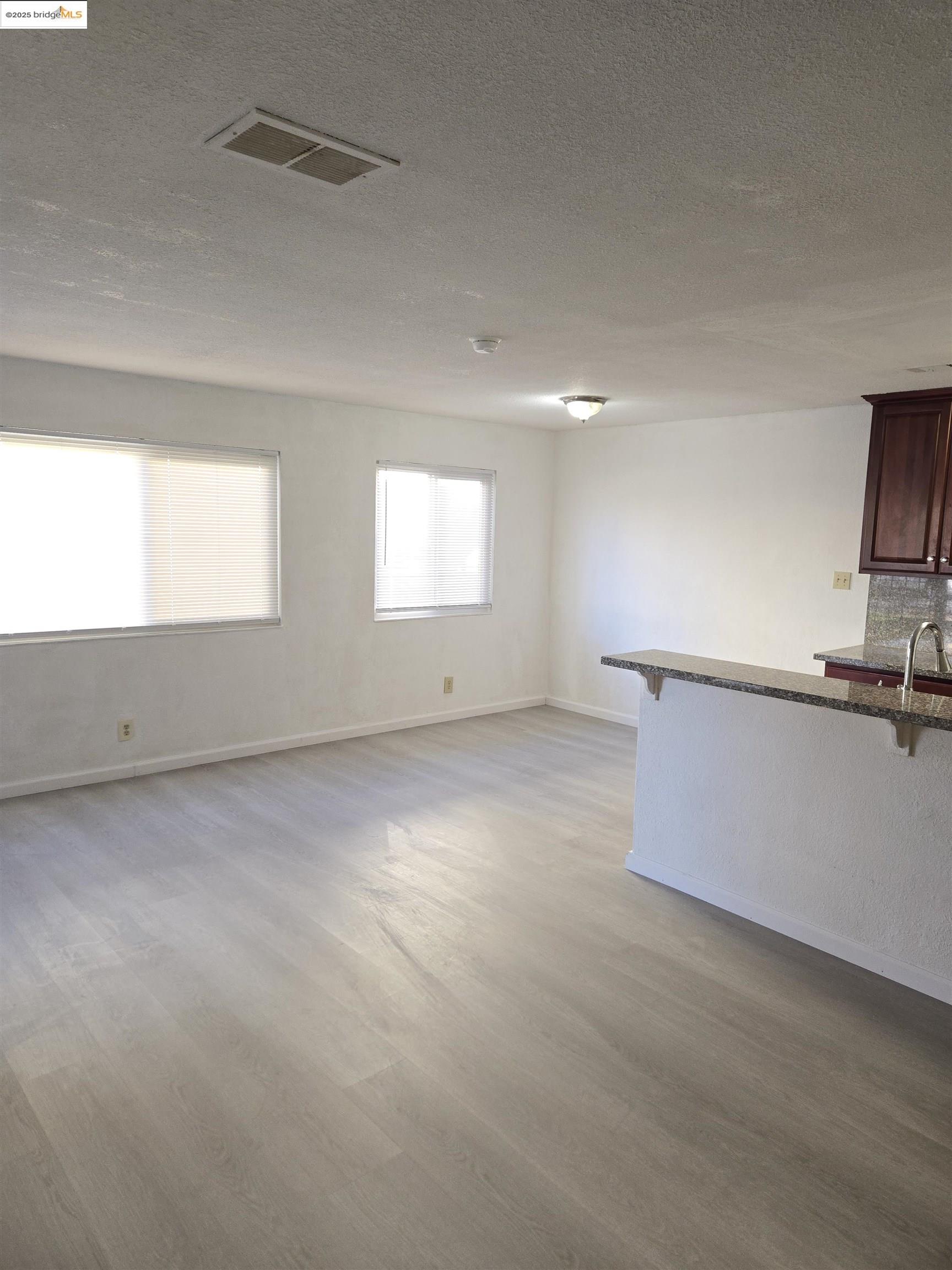 Photo #10: 41082318 Listing: Photo #10