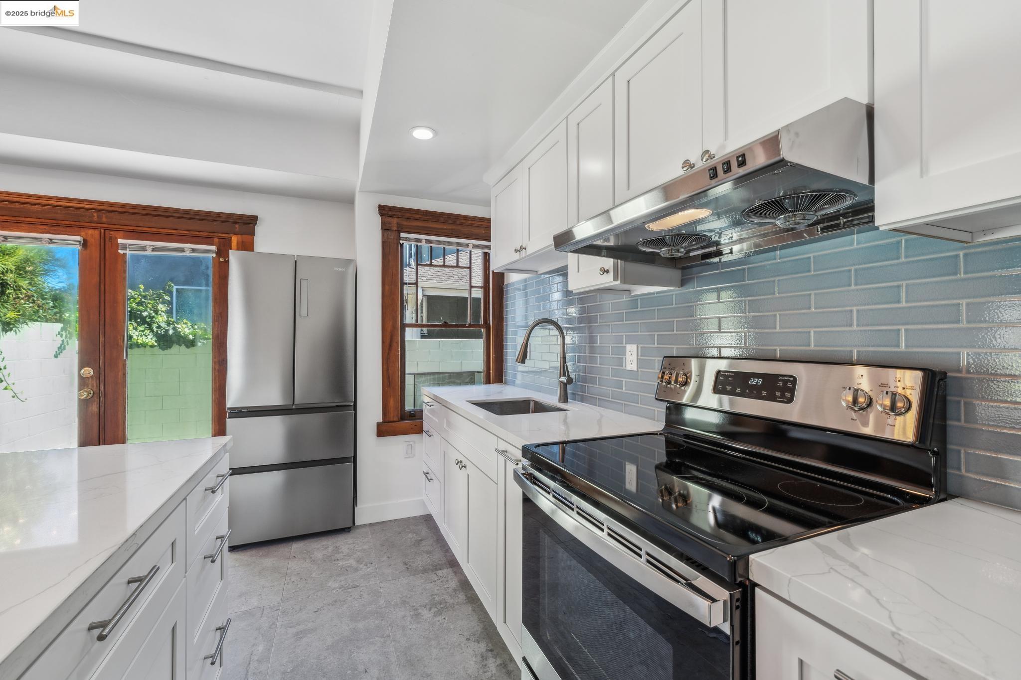 Detail Gallery Image 12 of 41 For 1001 Macarthur Blvd, Oakland,  CA 94610 - – Beds | – Baths
