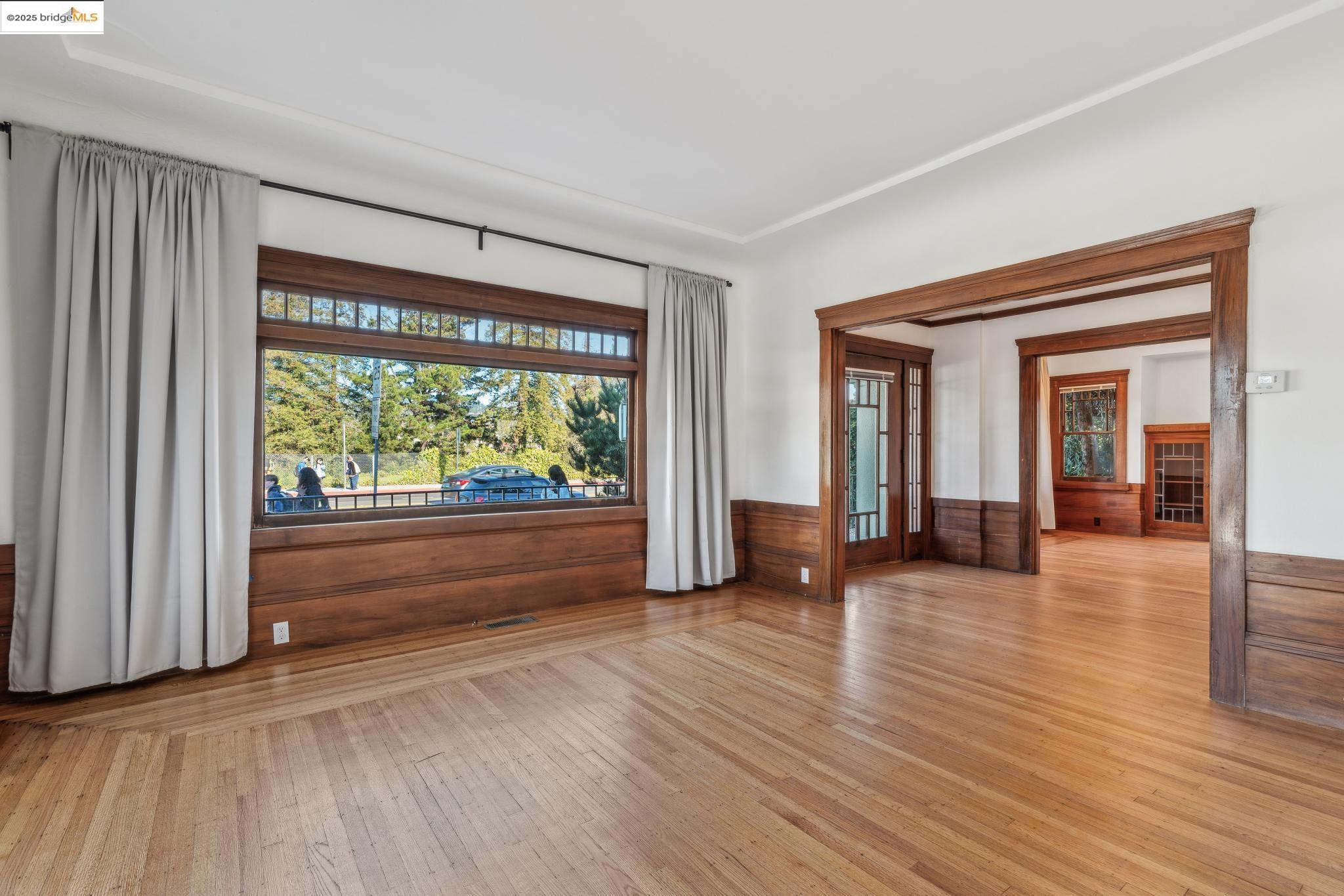 Detail Gallery Image 14 of 41 For 1001 Macarthur Blvd, Oakland,  CA 94610 - – Beds | – Baths