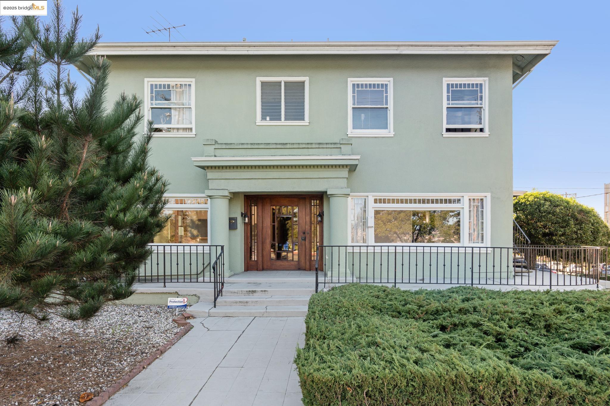Detail Gallery Image 3 of 41 For 1001 Macarthur Blvd, Oakland,  CA 94610 - – Beds | – Baths