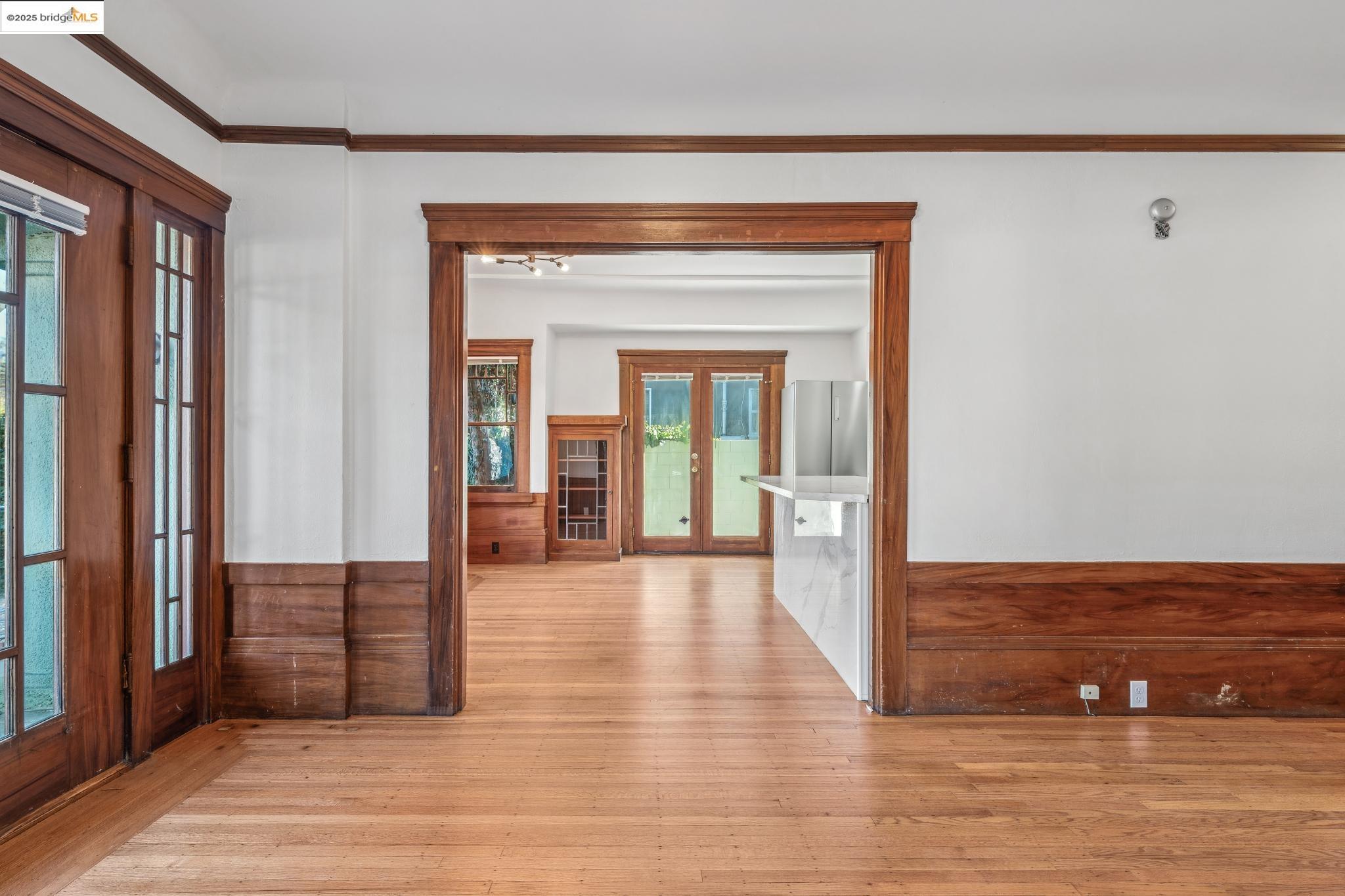 Detail Gallery Image 21 of 41 For 1001 Macarthur Blvd, Oakland,  CA 94610 - – Beds | – Baths