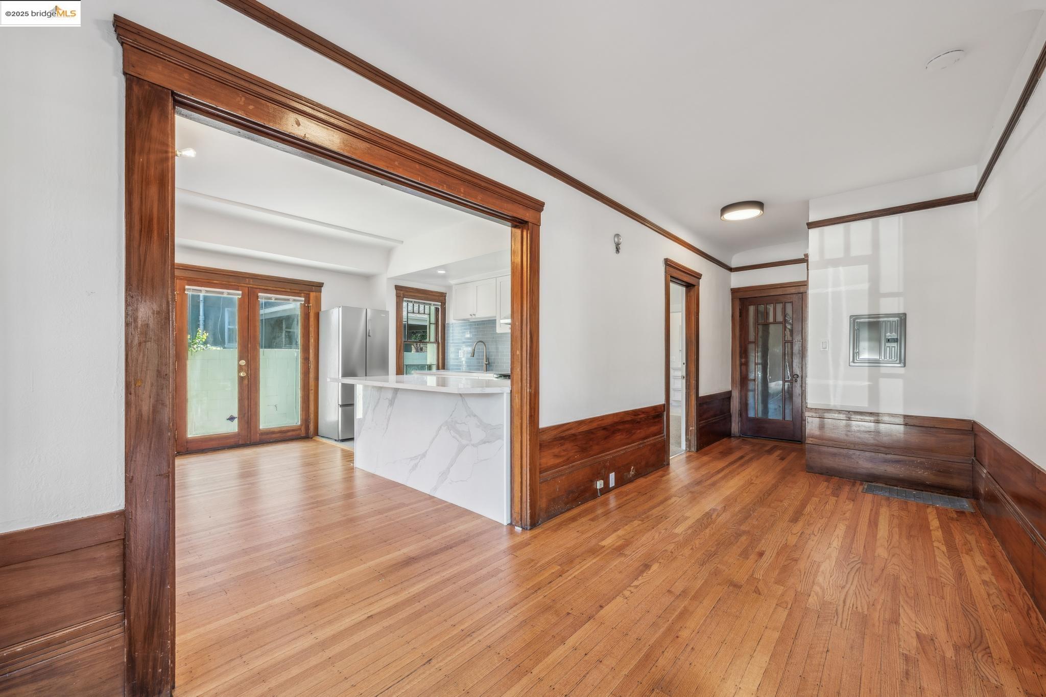 Detail Gallery Image 25 of 41 For 1001 Macarthur Blvd, Oakland,  CA 94610 - – Beds | – Baths